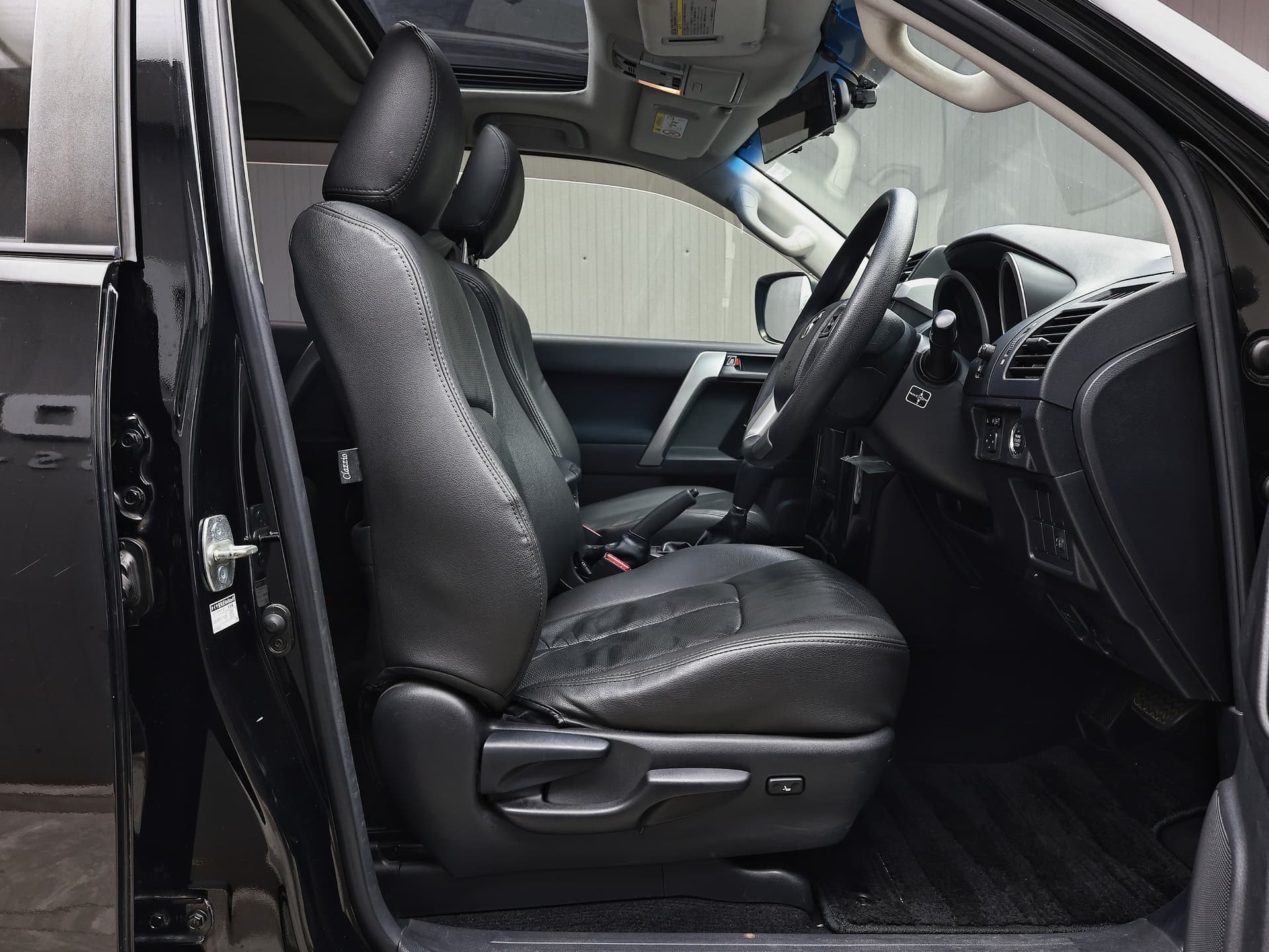 2013 Toyota Land Cruiser Prado TX image-7