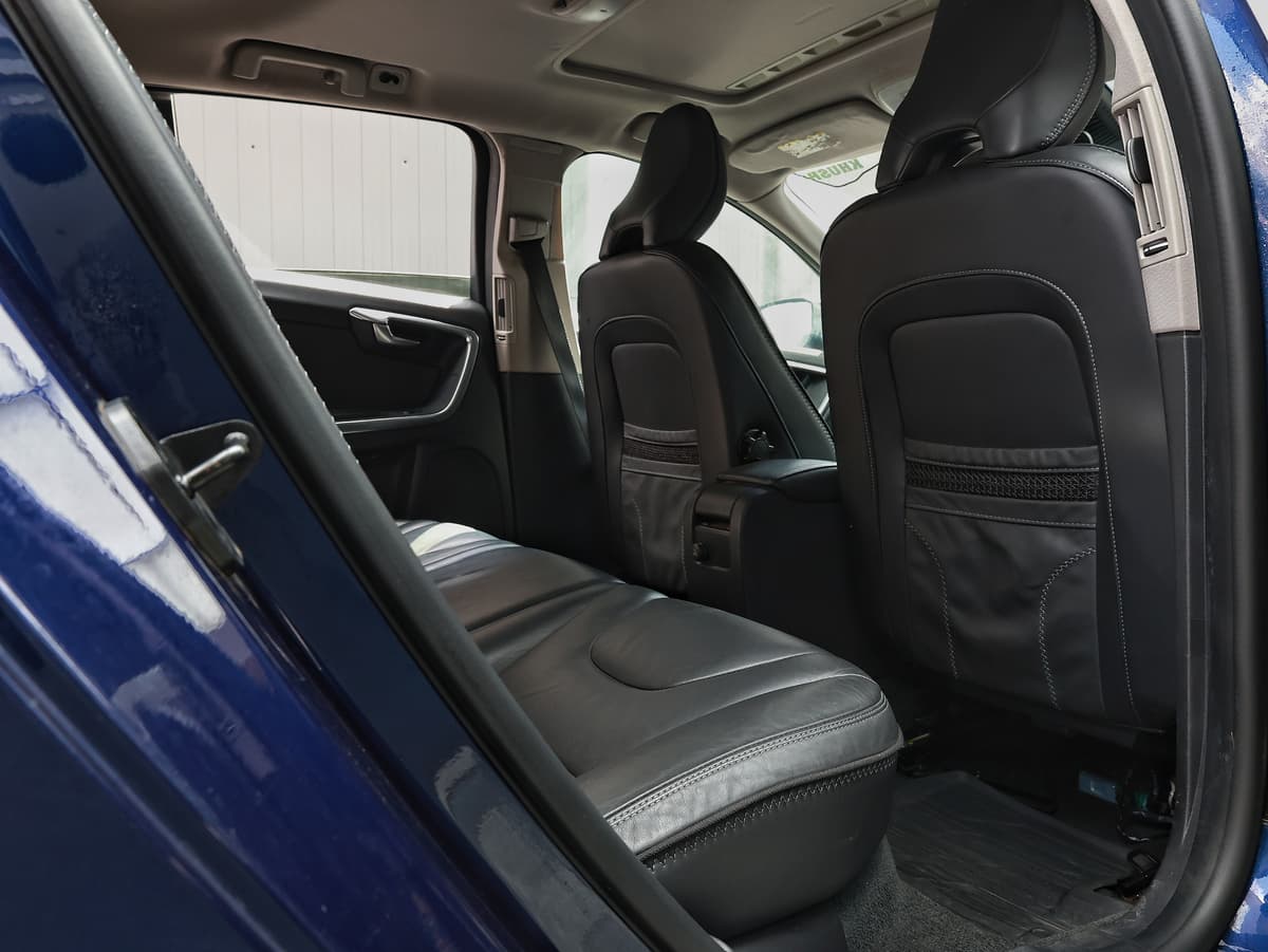 2012 Volvo V60 V60T4 image-12
