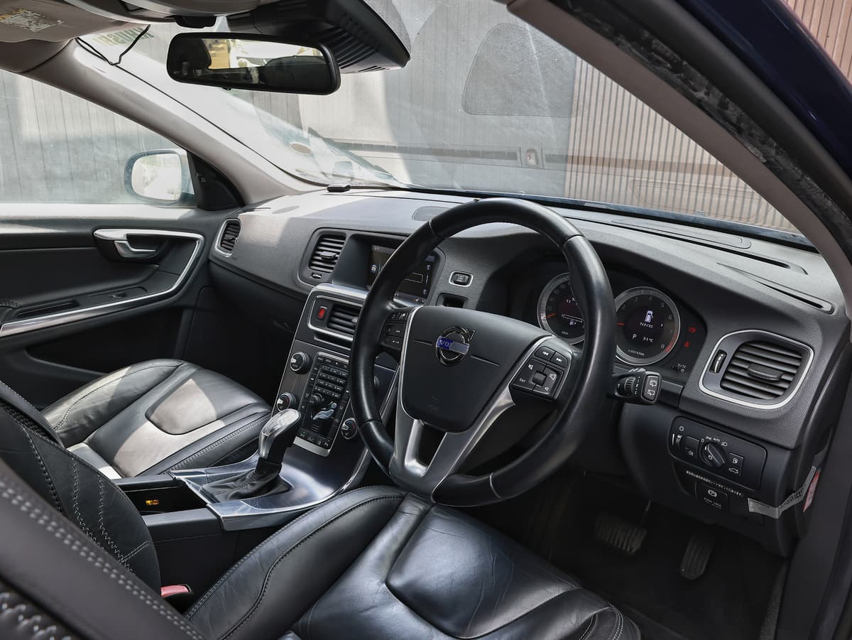 2012 Volvo V60 V60T4 image-9