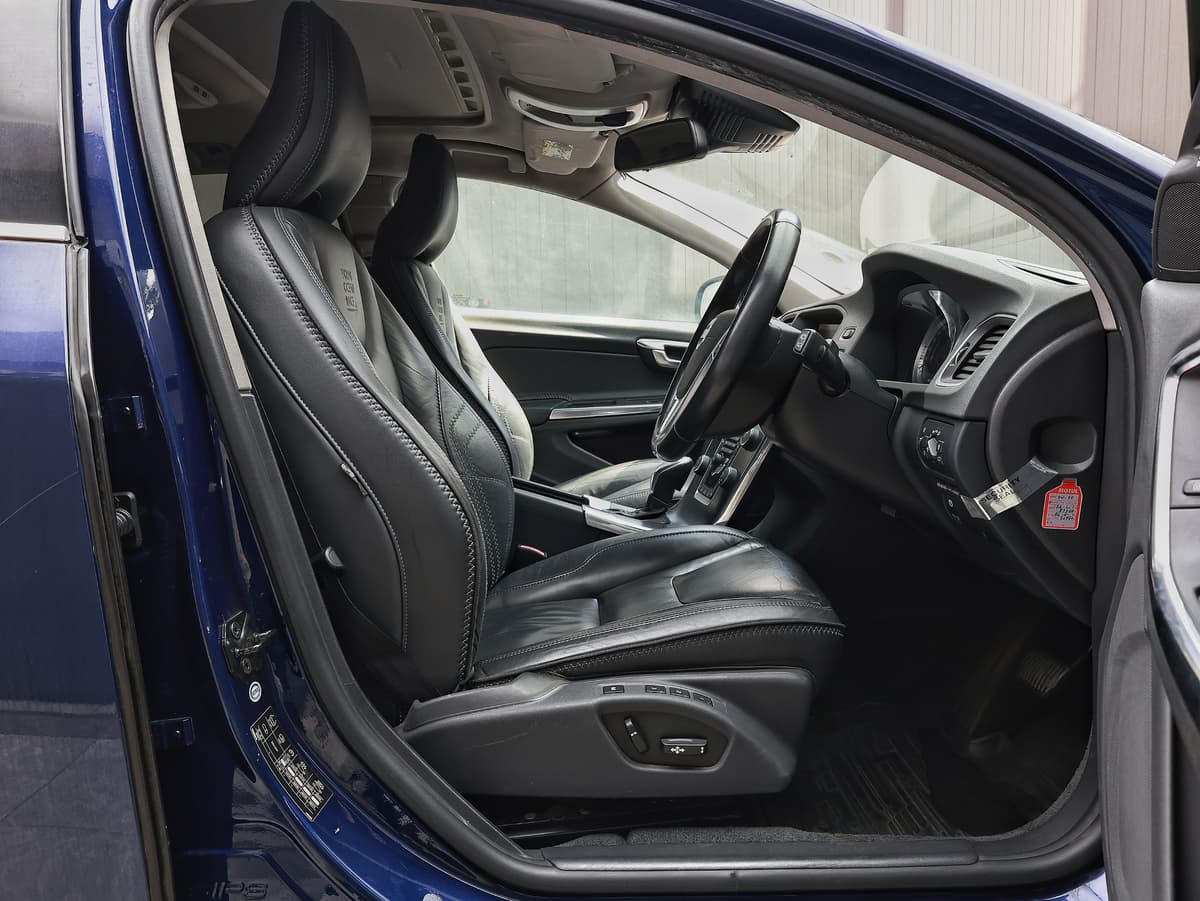 2012 Volvo V60 V60T4 image-7
