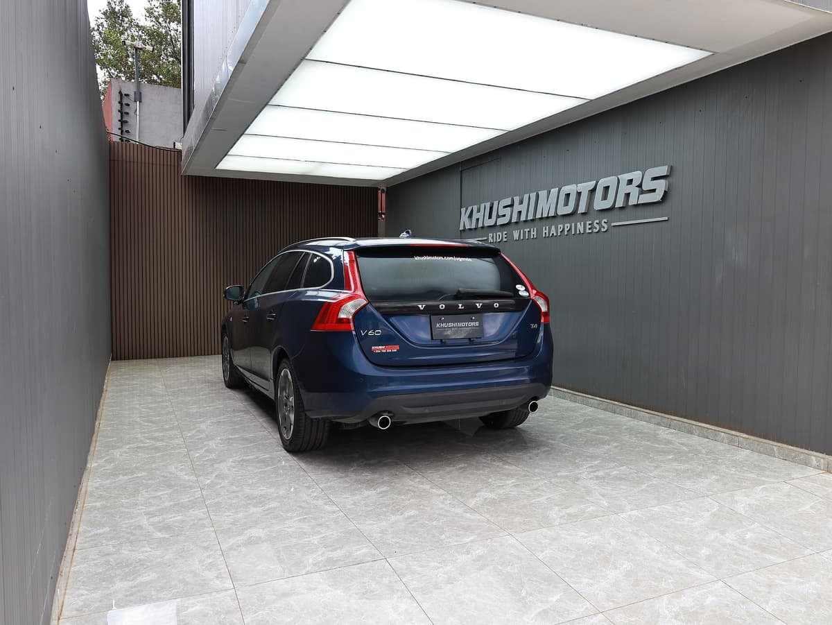 2012 Volvo V60 V60T4 image-6