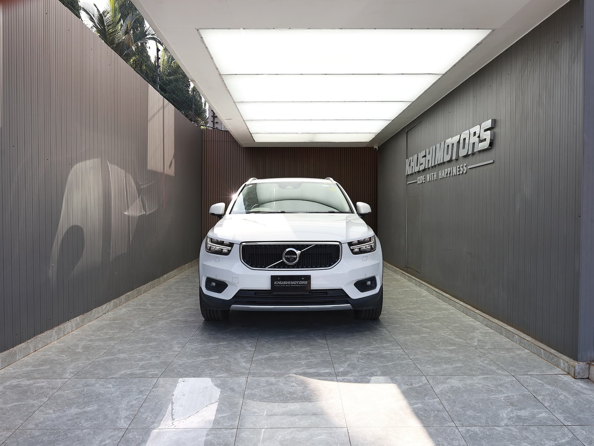 2019 Volvo XC 40 image-2