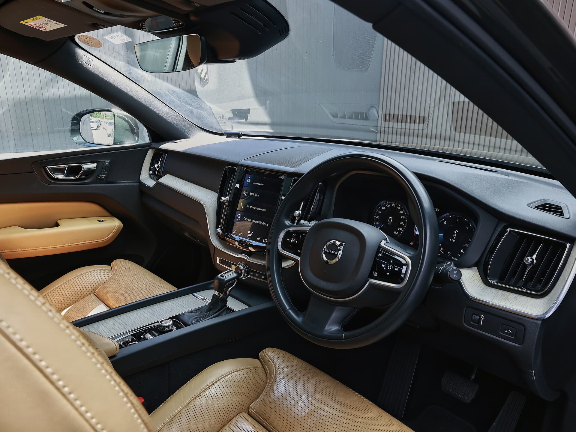2018 Volvo XC60 D4 image-15