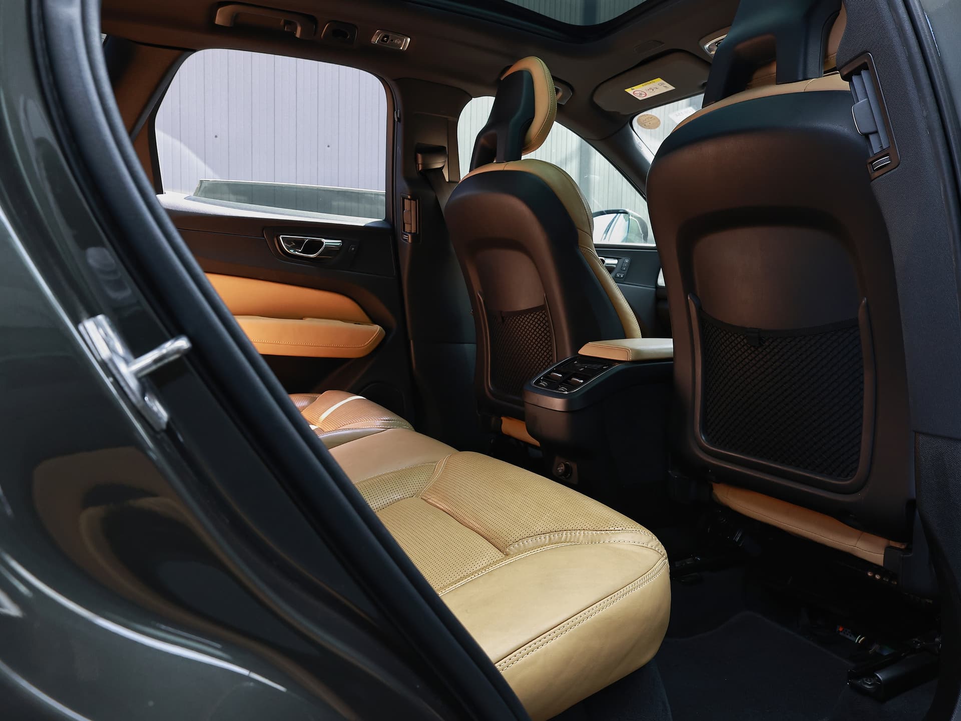 2018 Volvo XC60 D4 image-8