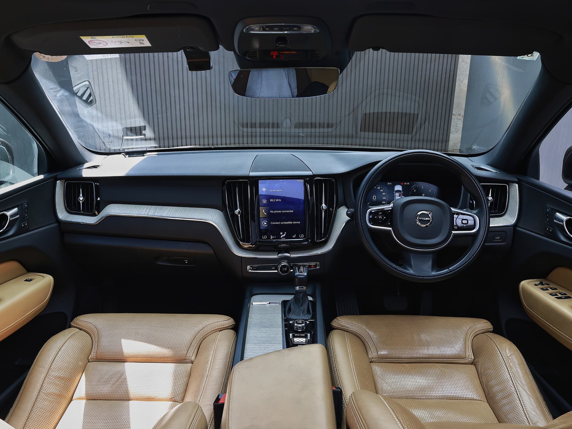 2018 Volvo XC60 D4 image-11