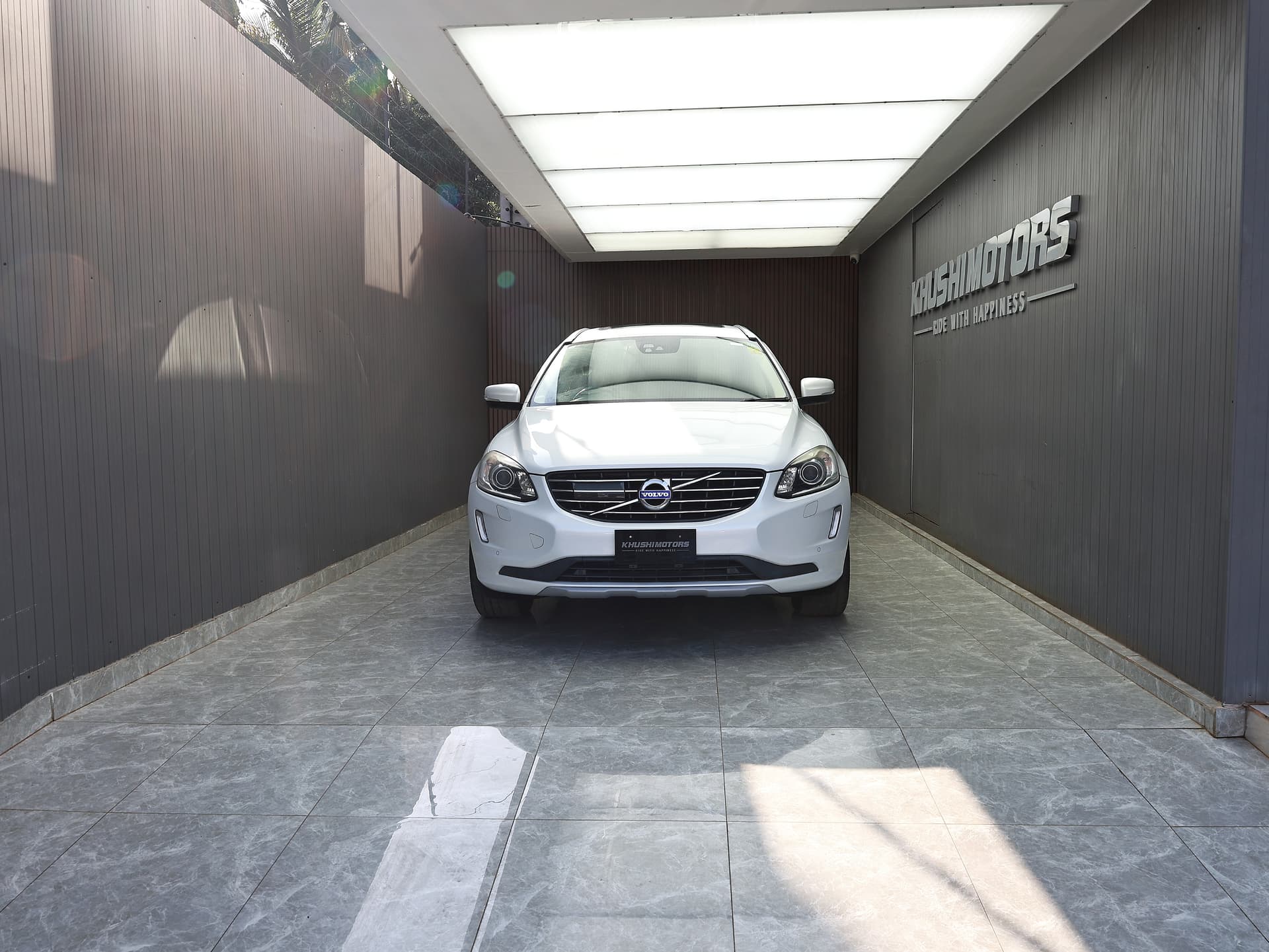 2017 Volvo XC60 D4 Classic image-2