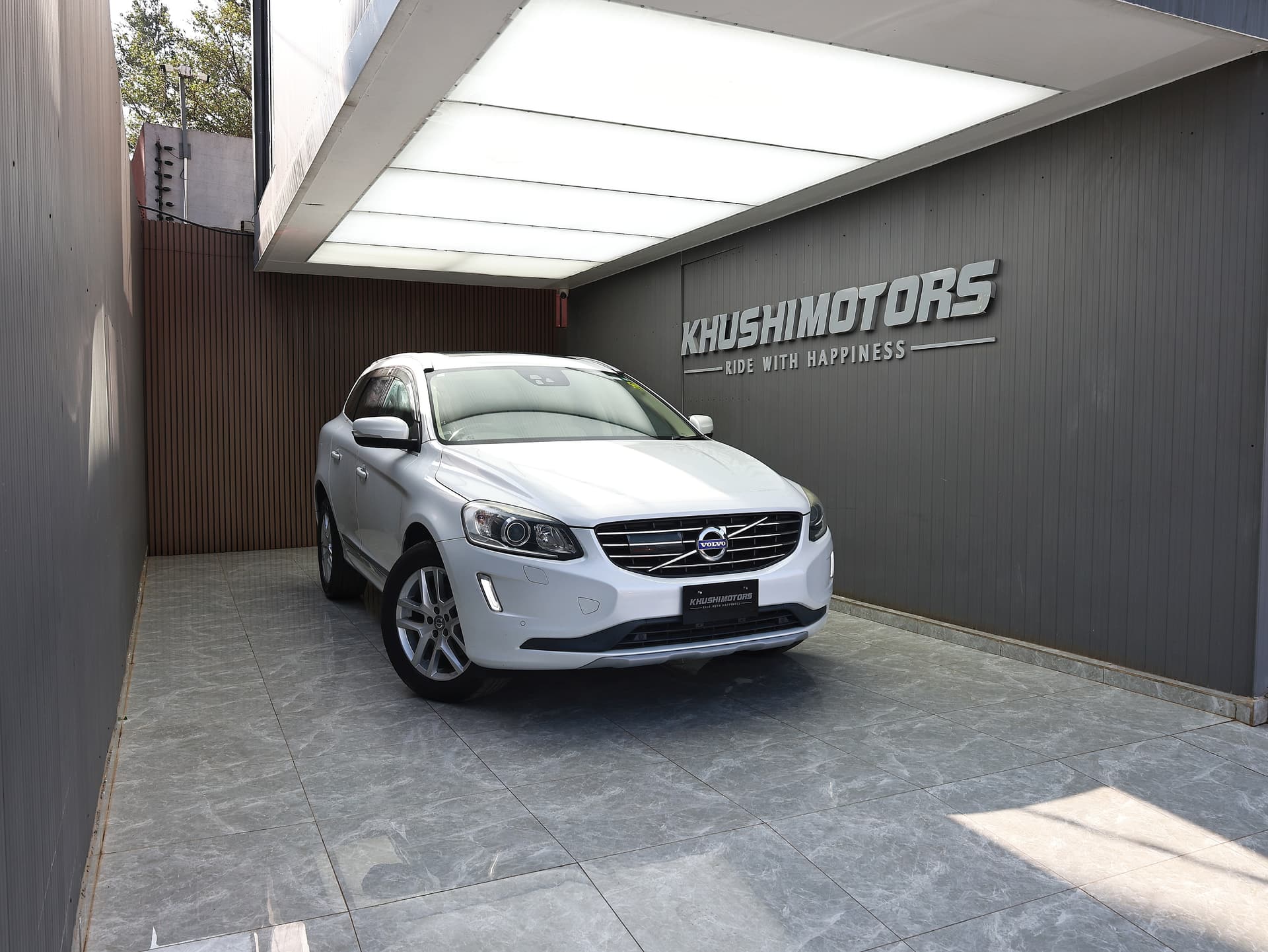 2017 Volvo XC60 D4 Classic image-1