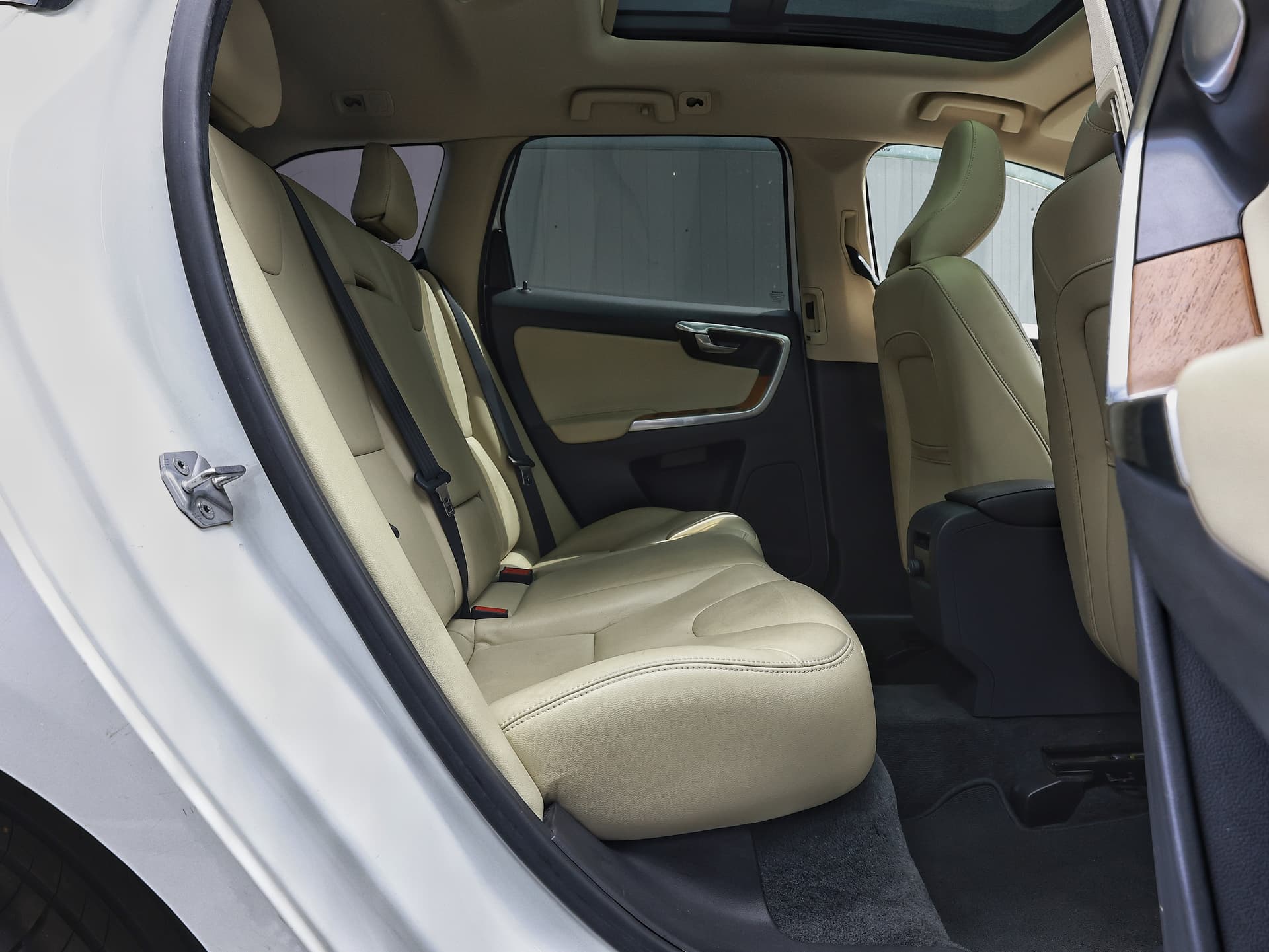 2017 Volvo XC60 D4 Classic image-13