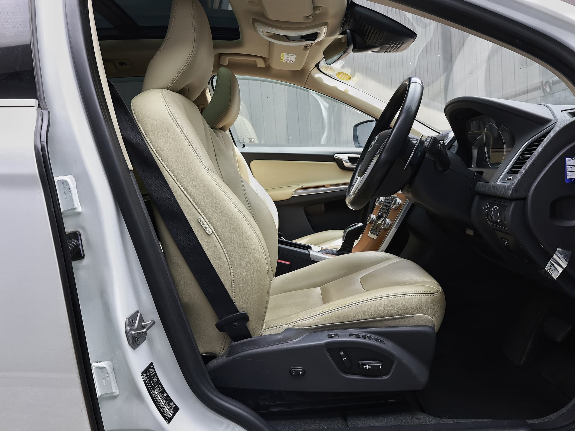 2017 Volvo XC60 D4 Classic image-7