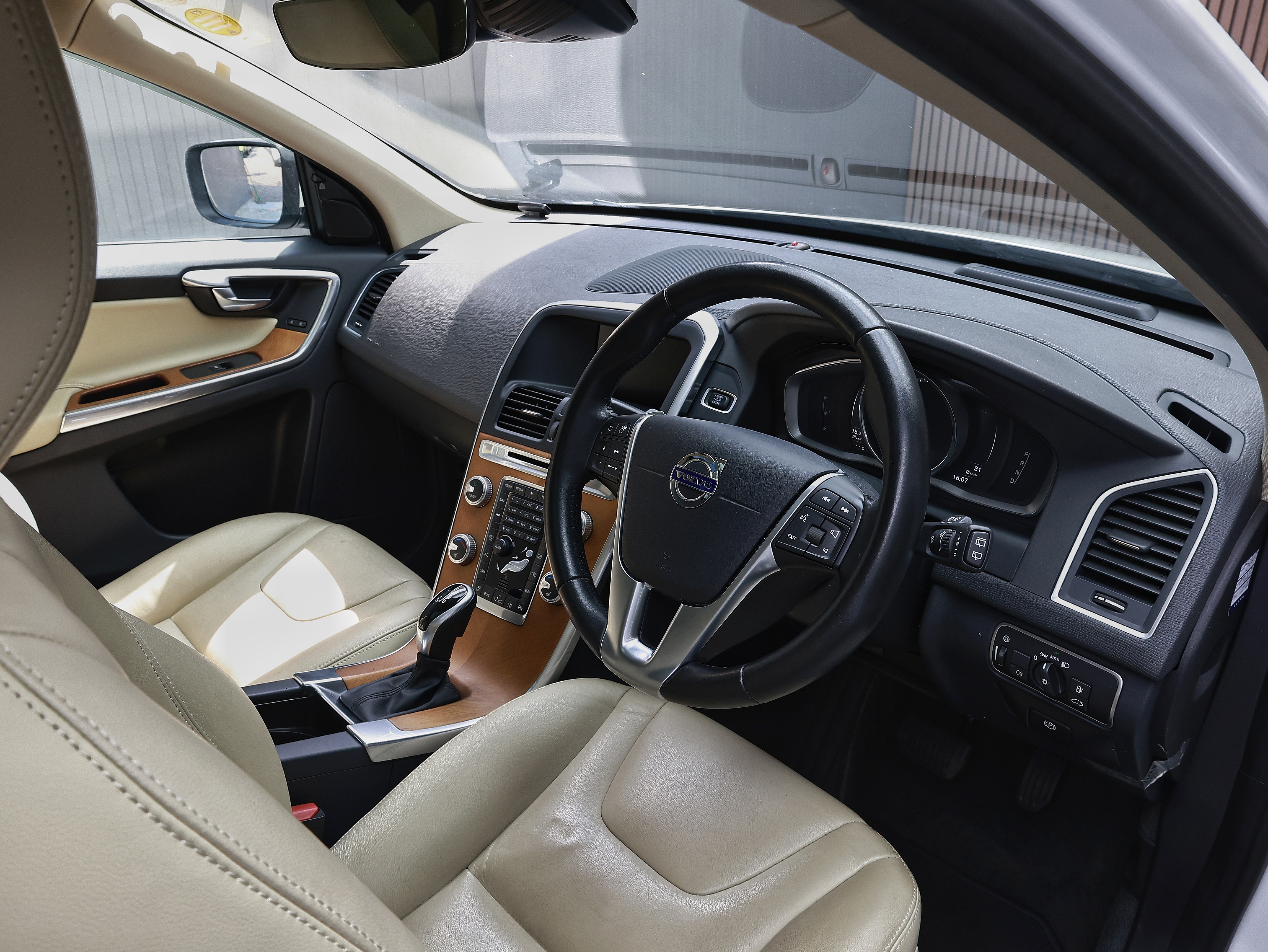2017 Volvo XC60 D4 Classic image-8