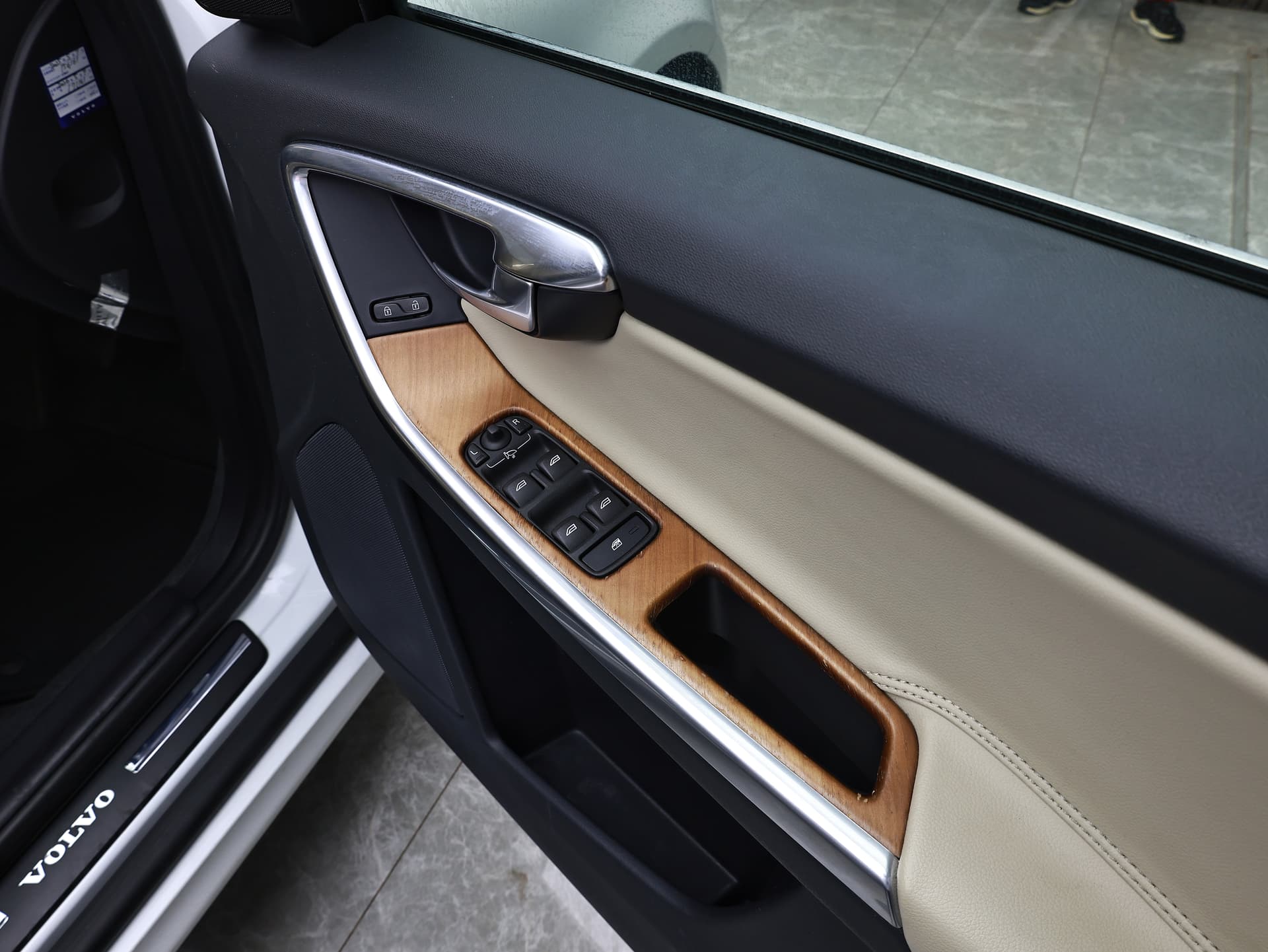 2017 Volvo XC60 D4 Classic image-11