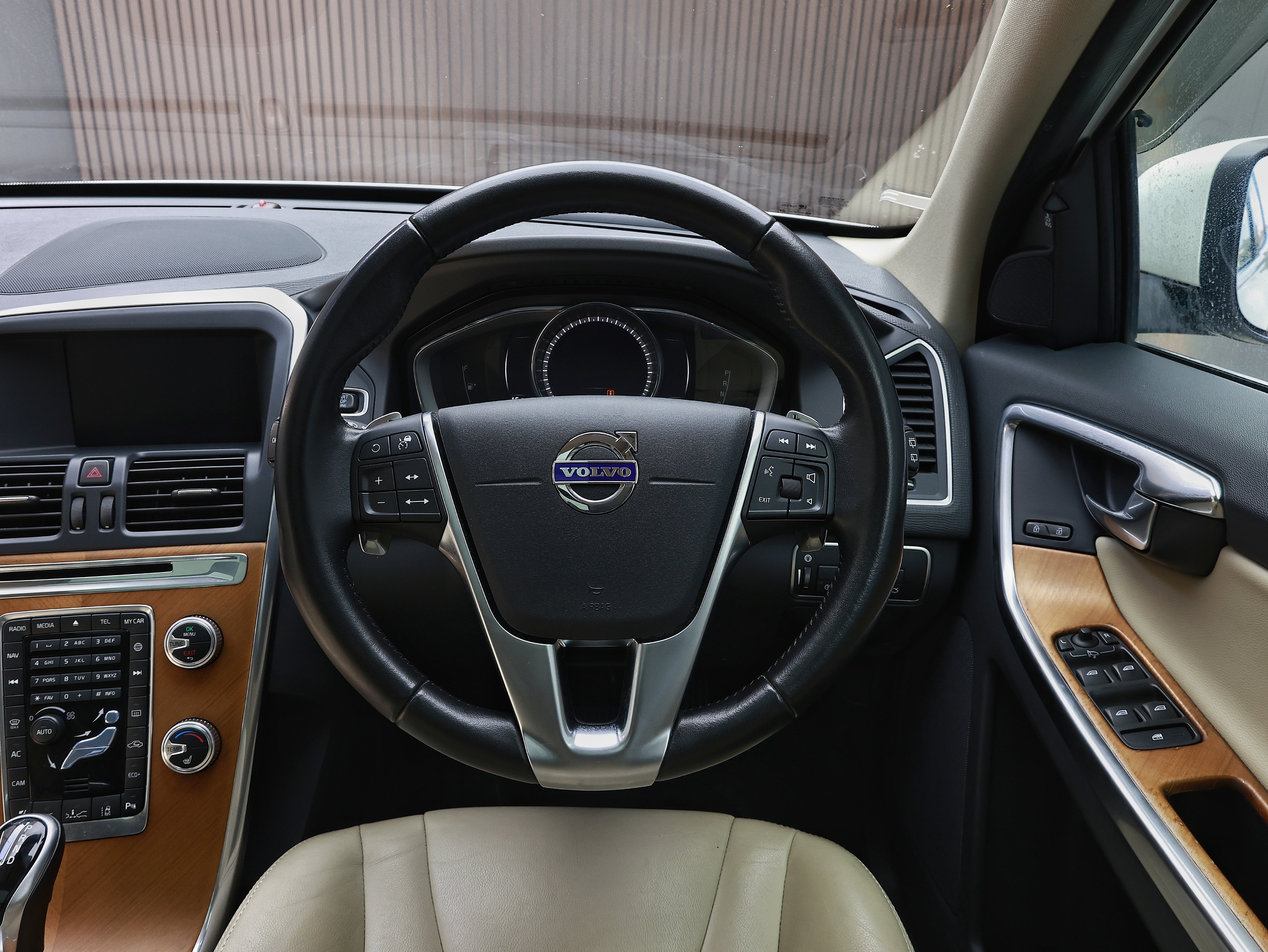 2017 Volvo XC60 D4 Classic image-10