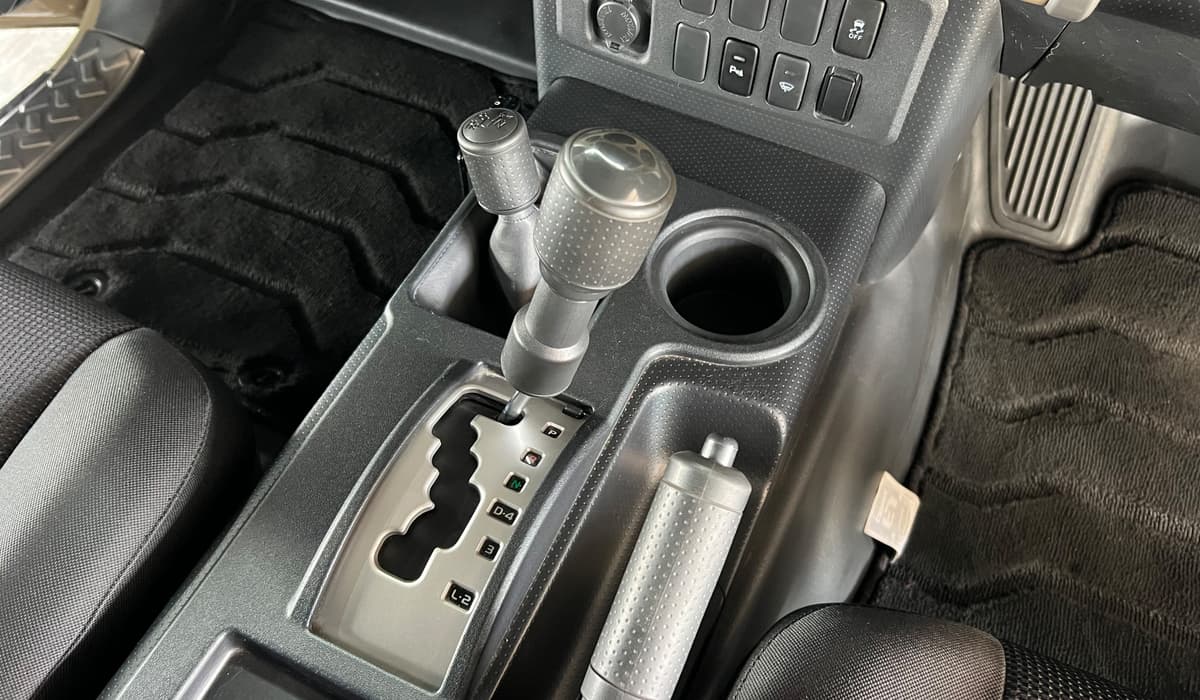 2018 Toyota Fj Cruiser off-road package image-9