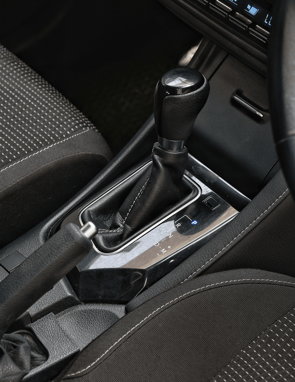 2017 Toyota Auris S package 150X image-9