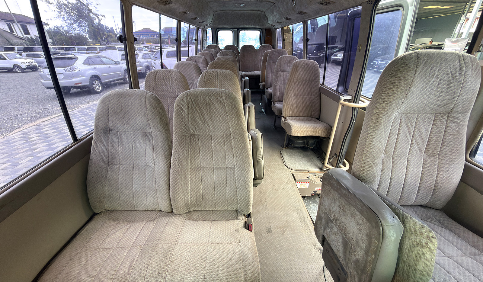 1993 Toyota Coaster Camping image-9