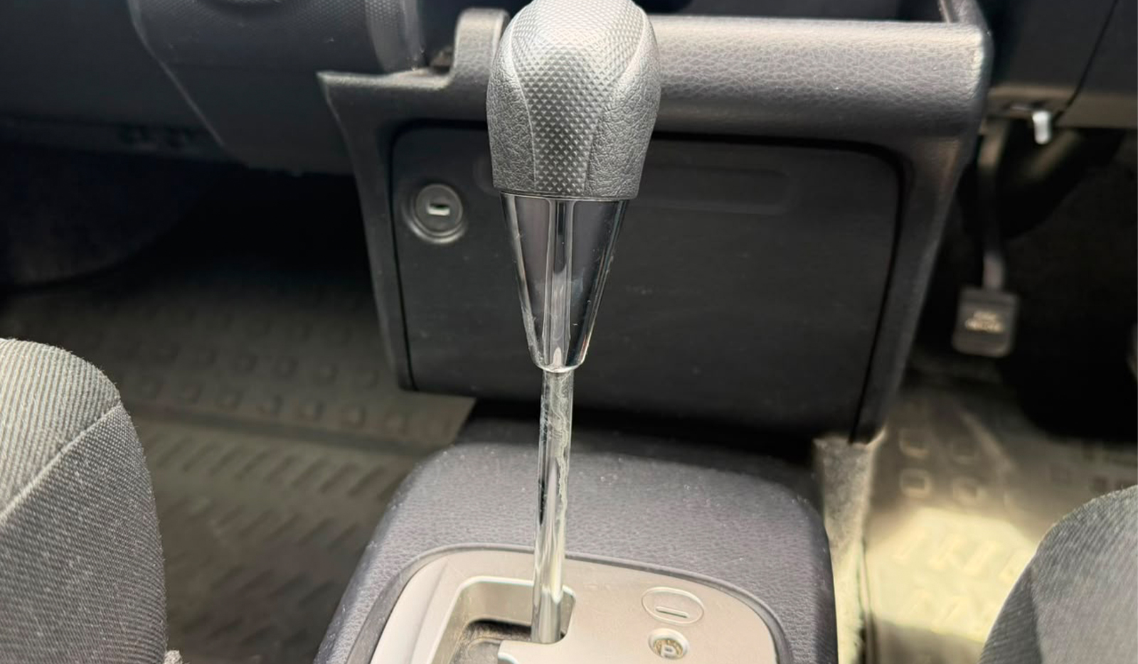 2019 Toyota Probox TX image-9