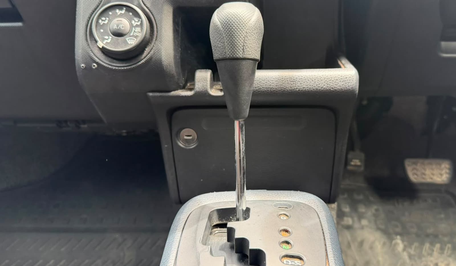 2020 Toyota Probox DX Comfort image-9