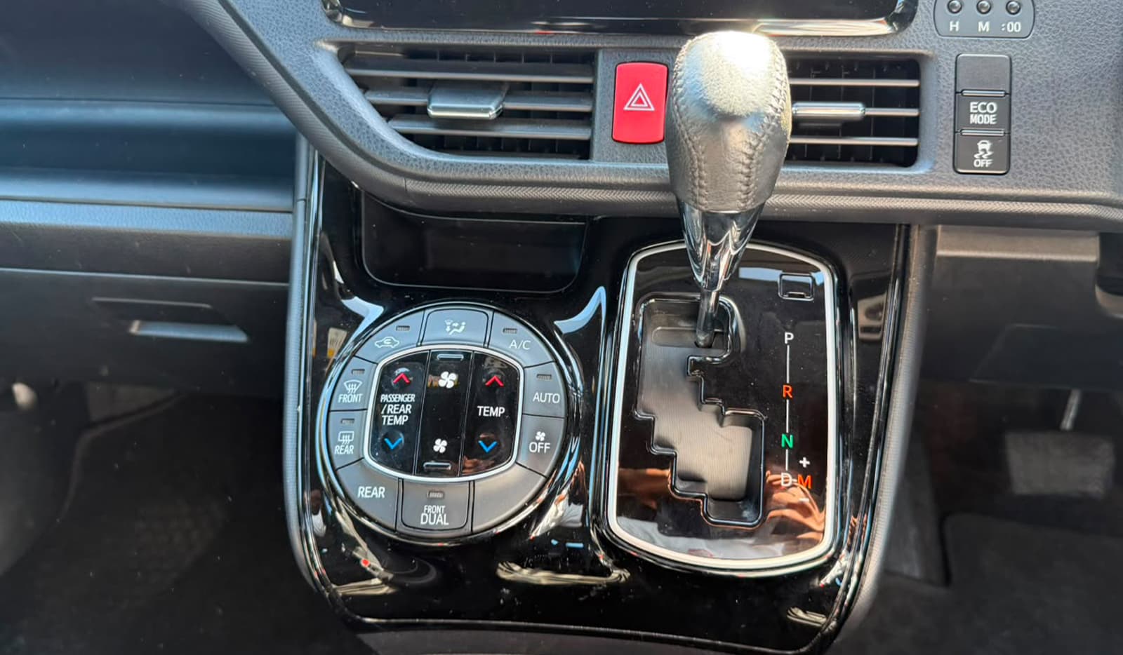 2019 Toyota Noah WxB image-9