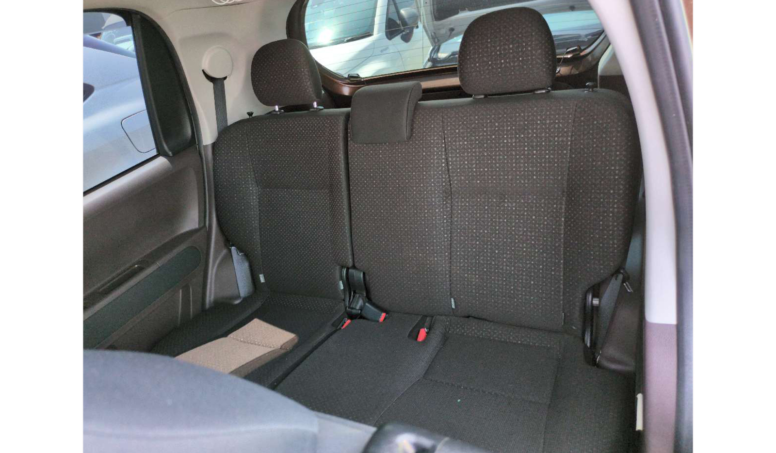 2013 Toyota Porte F image-9