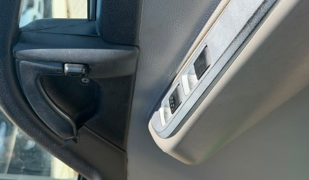 2018 Mitsubishi Canter Hira Body image-9