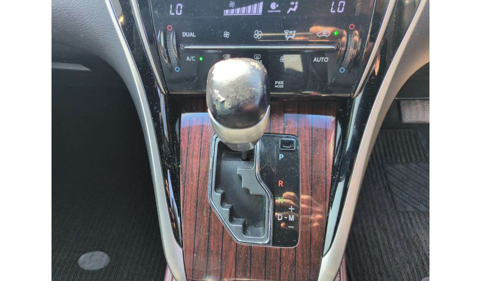 2017 Toyota Harrier Premium Metal & Leather Package image-9