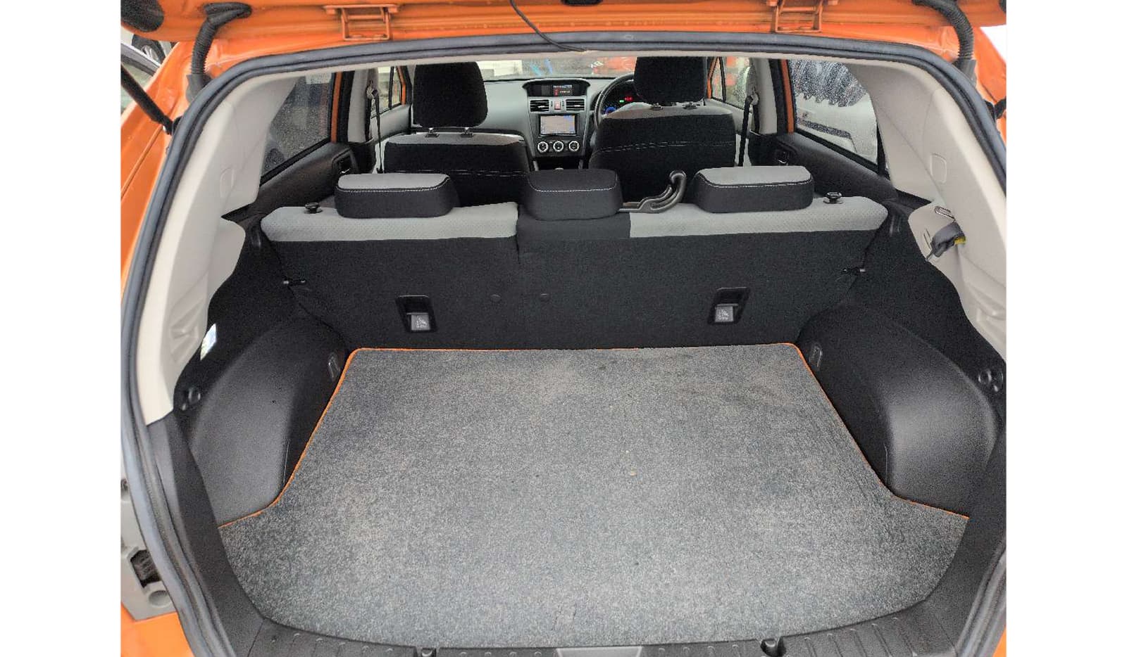 2013 Subaru Xv image-9