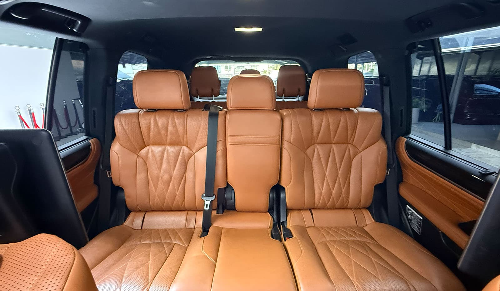 2019 Lexus LX570 Black Sequence image-9