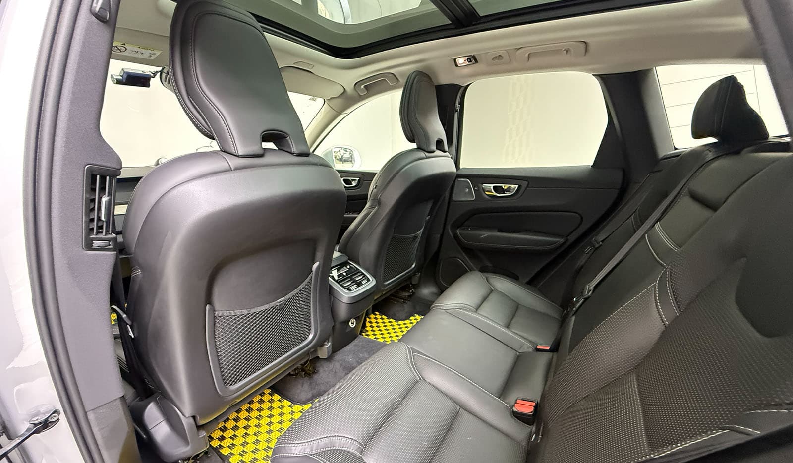 2019 Volvo XC60 D4 AWD INSCRIPTION image-10