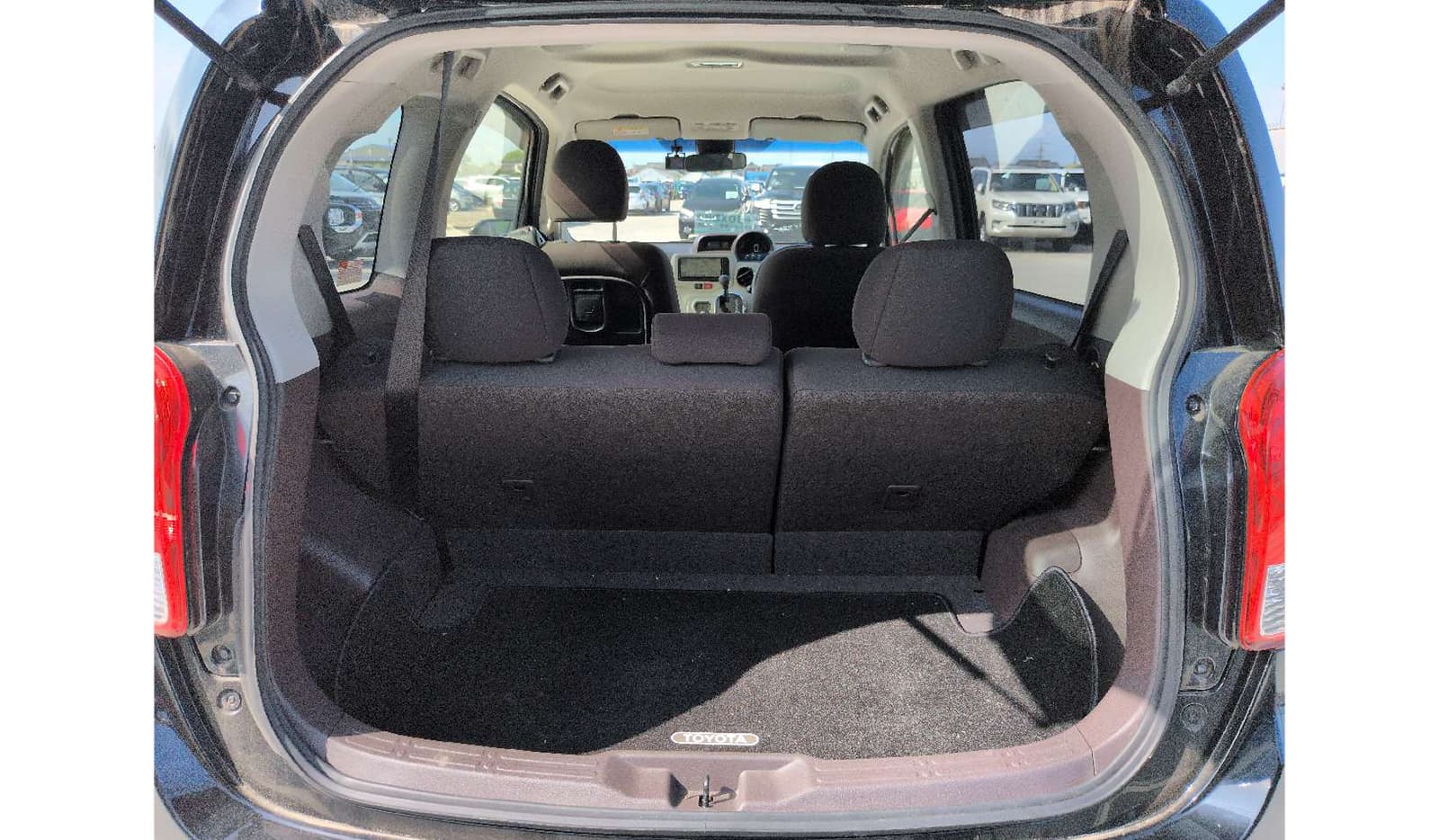 2019 Toyota Porte G image-9
