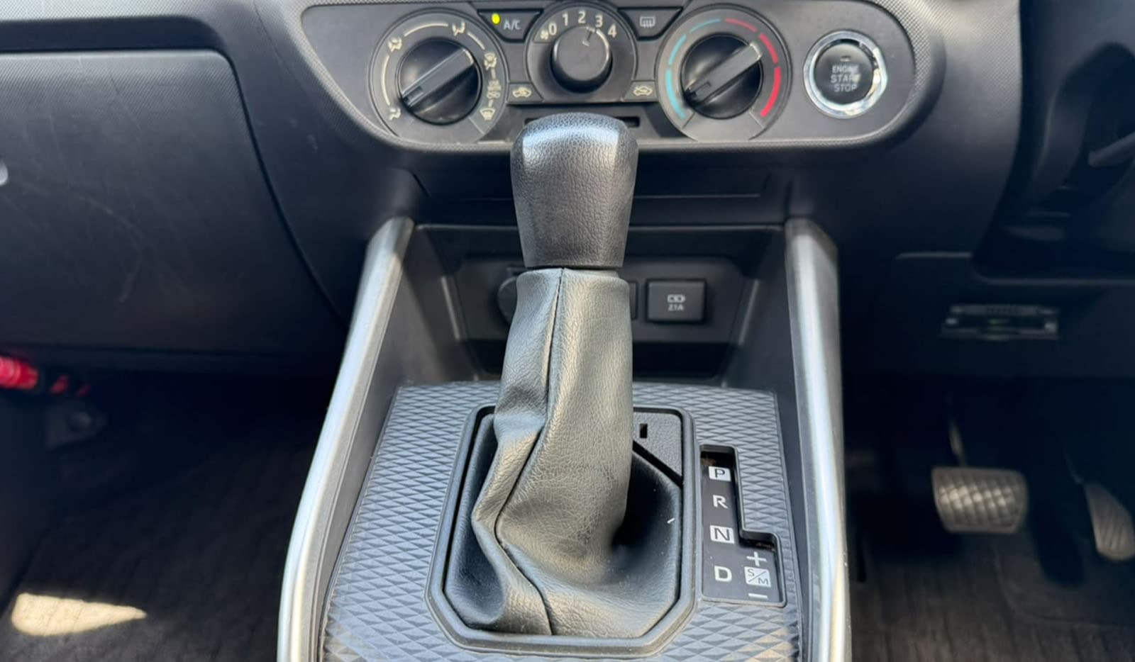 2020 Toyota Raize X S image-9