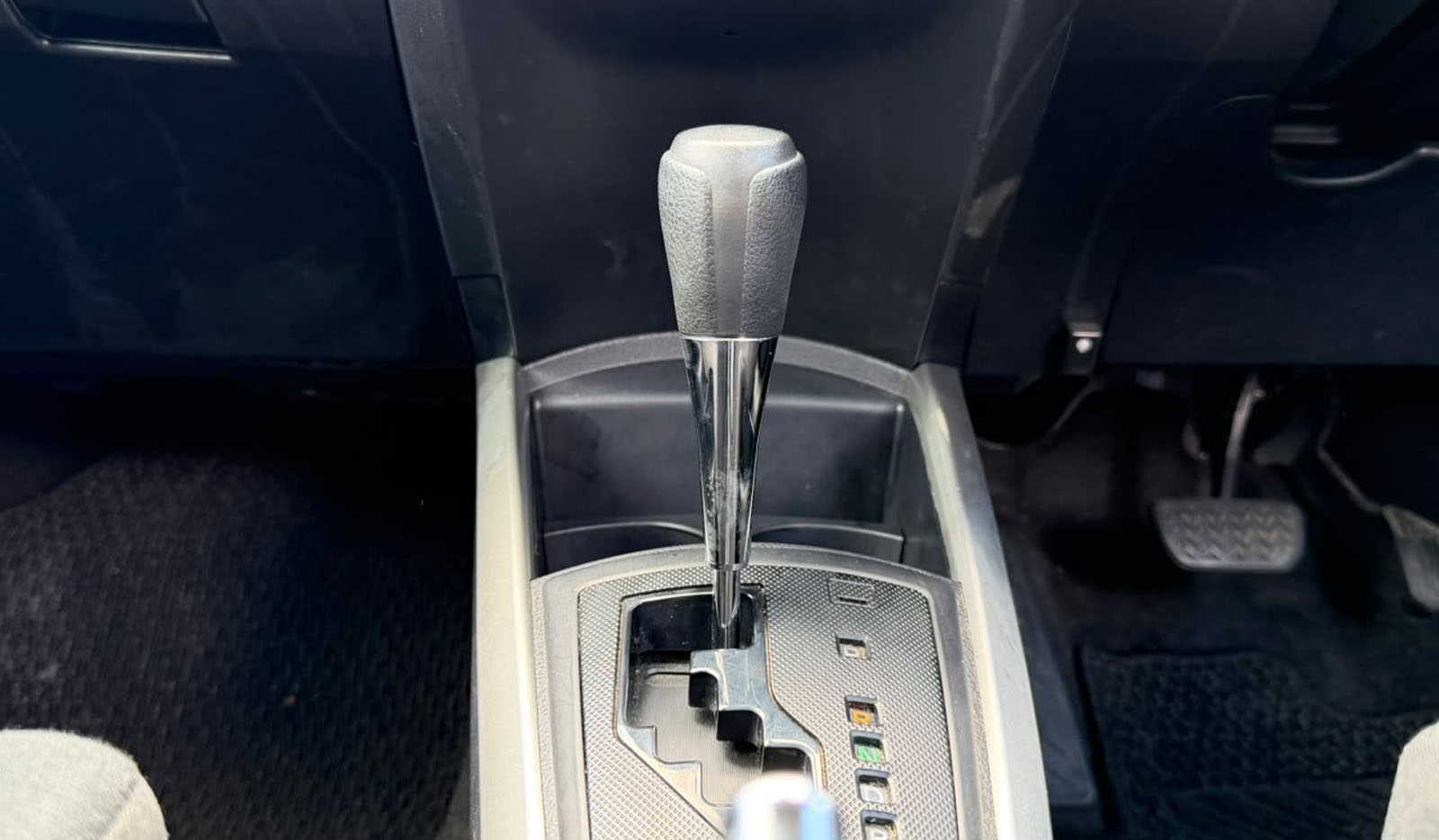 2019 Toyota Fielder Hybrid image-9