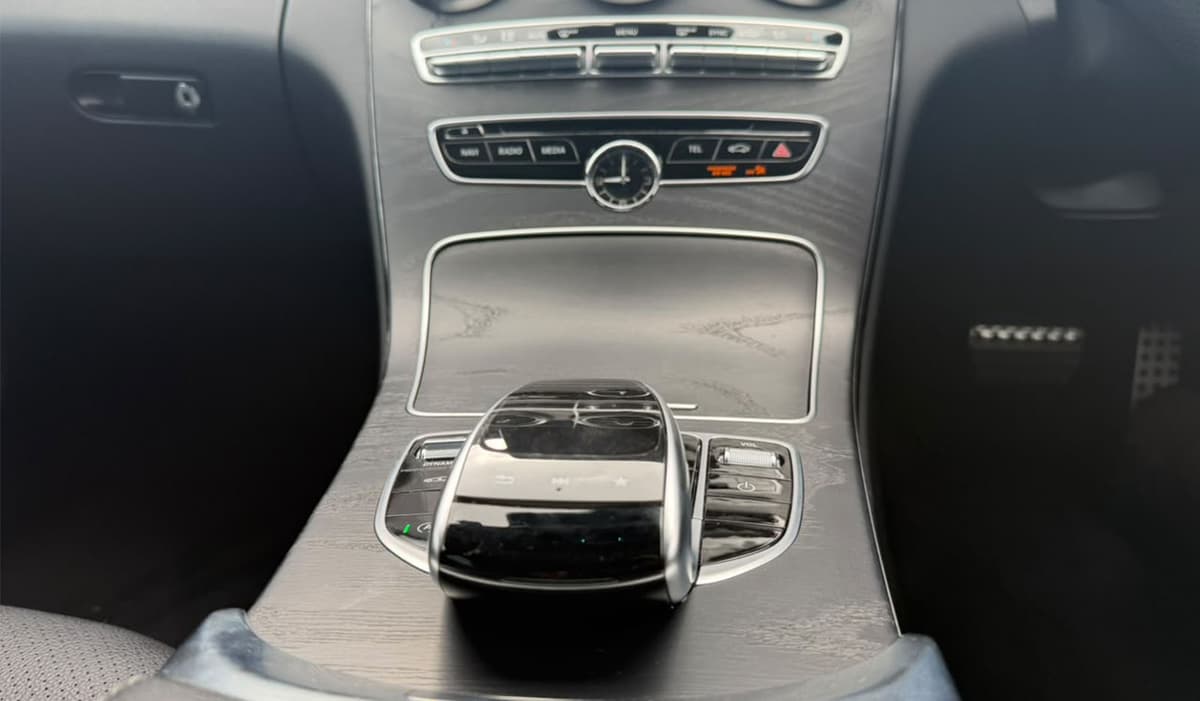 2018 Mercedes-Benz C-Class AMG Line C200 image-9