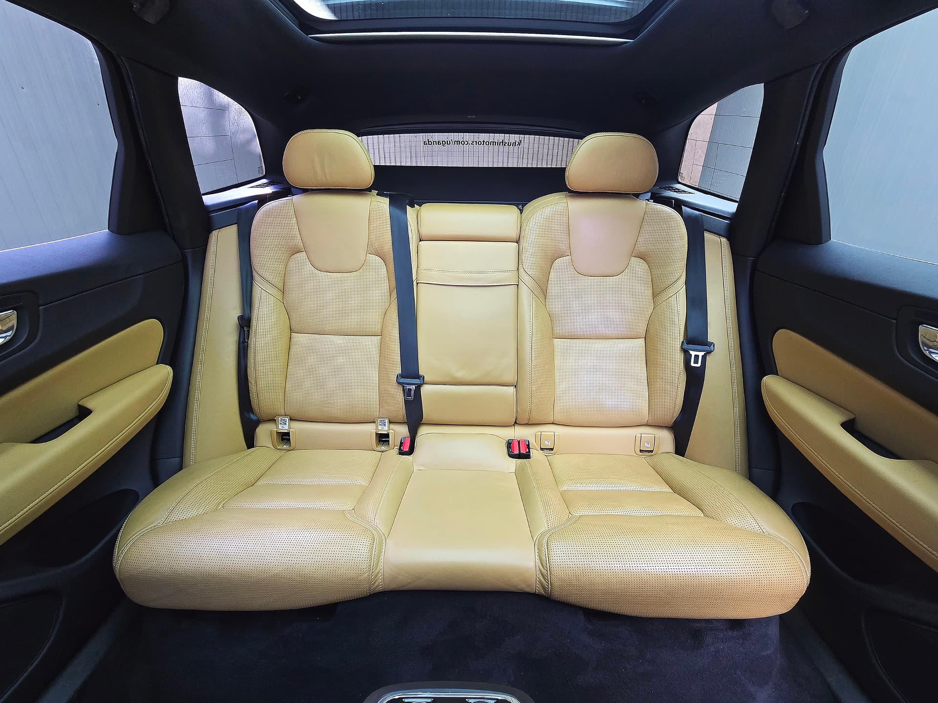 2018 Volvo XC60 D4 image-12