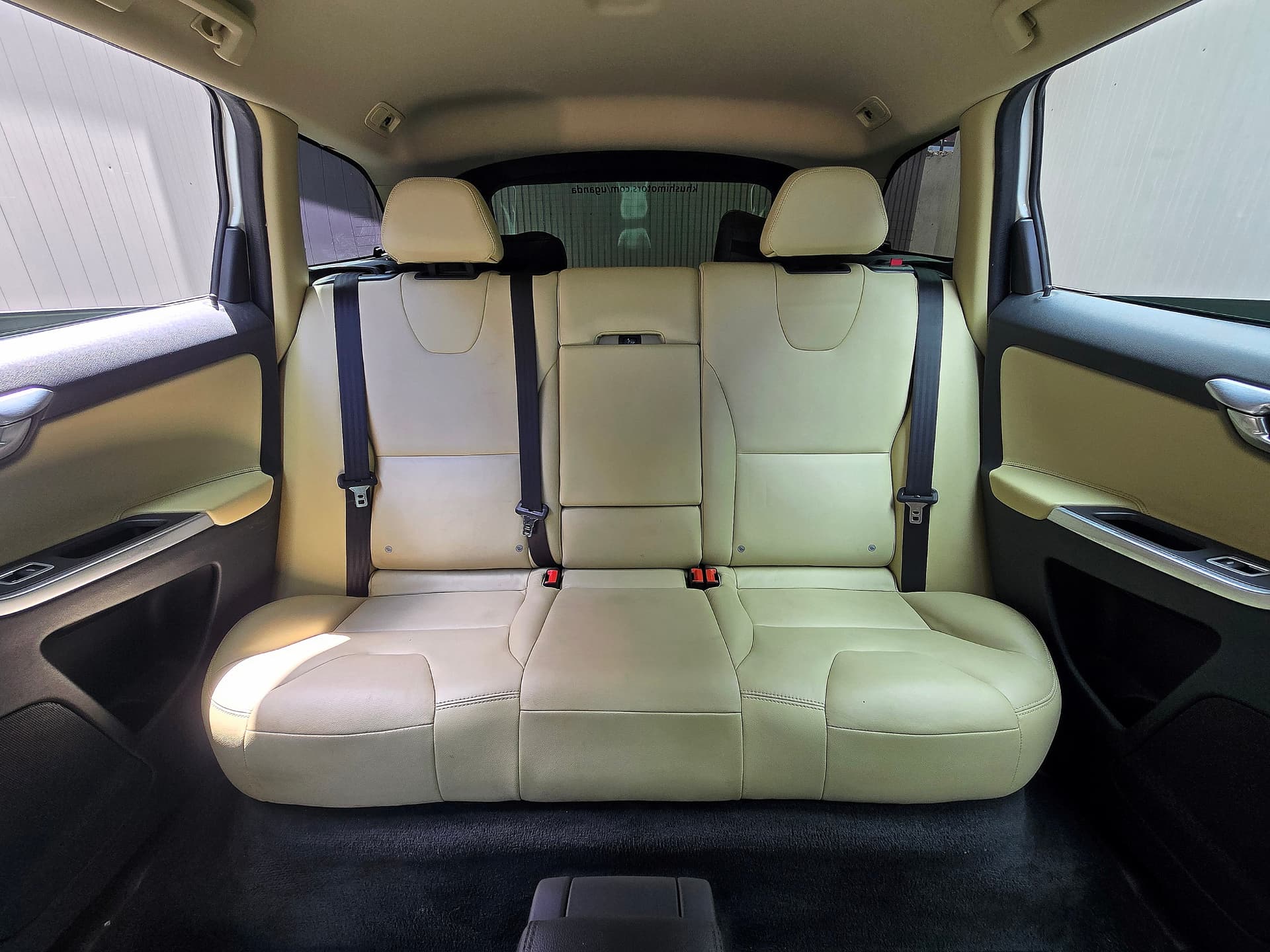 2016 Volvo XC60 R-DESIGN D4 image-15