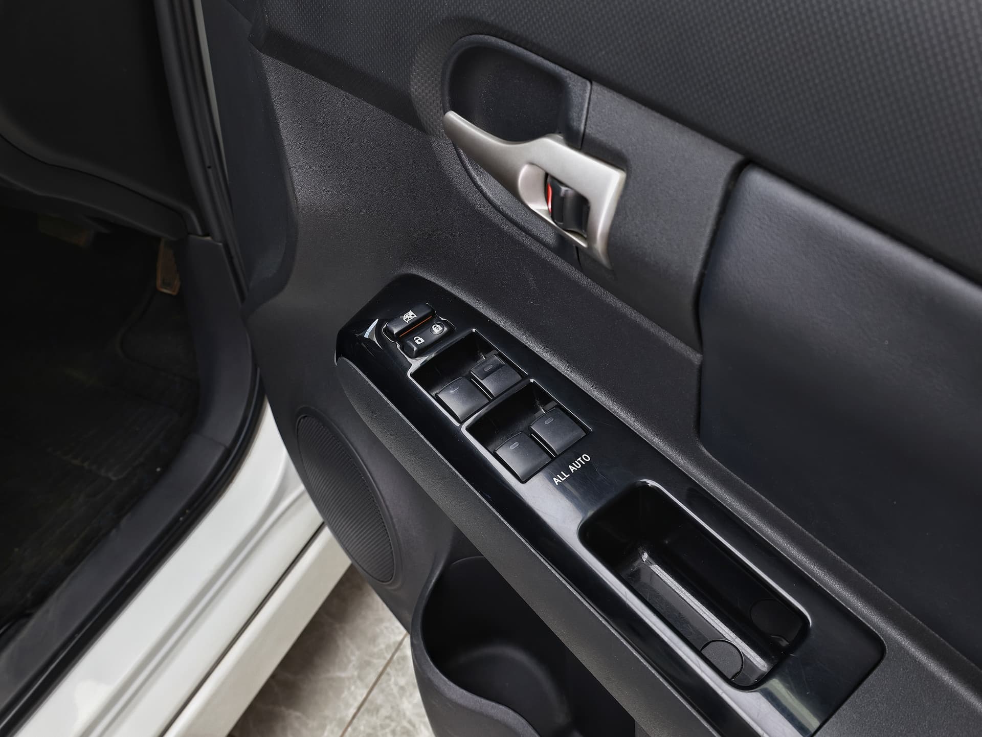 2012 Toyota Corolla Rumion 1.5G Onbe Ltd image-12