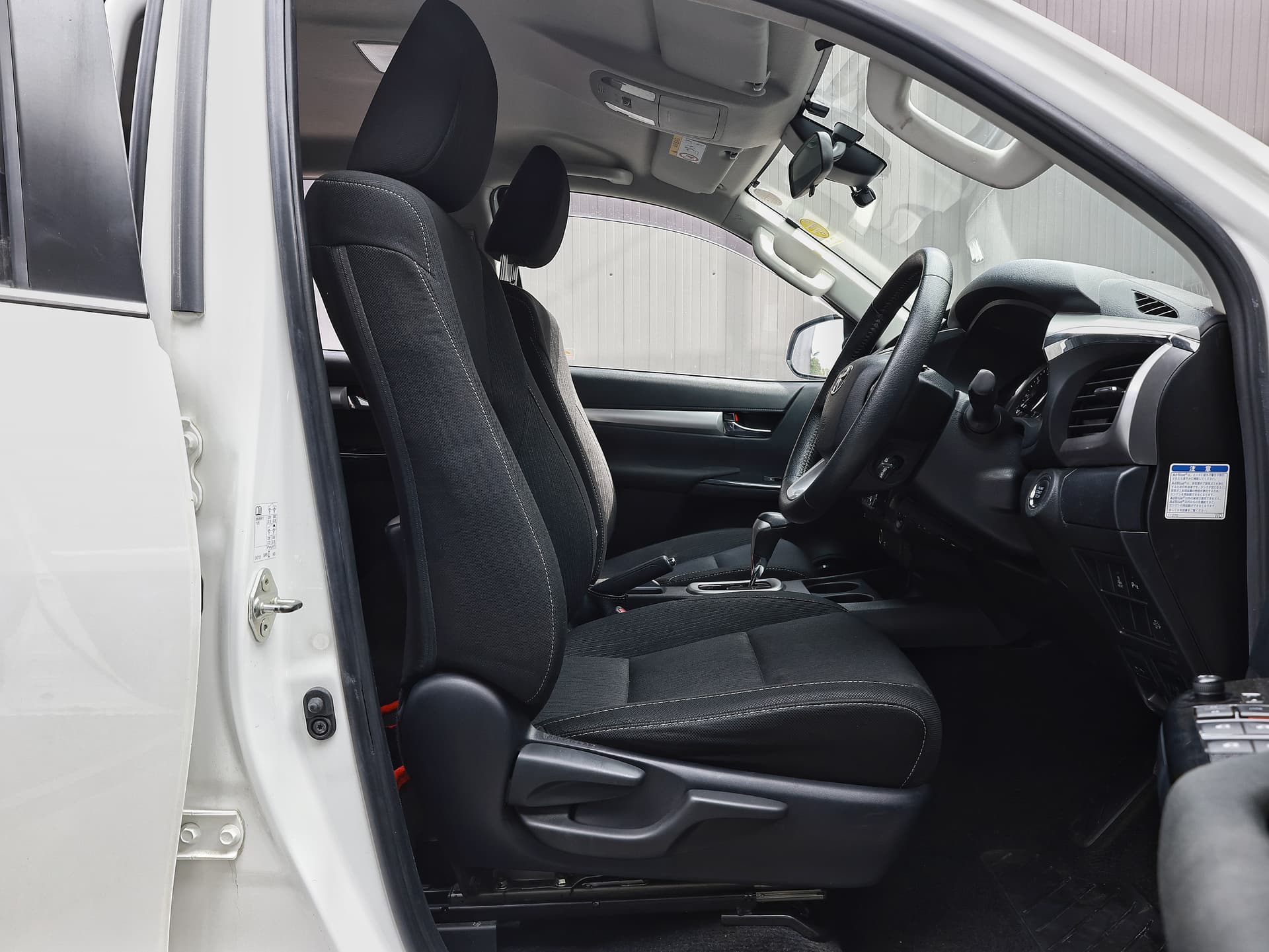 2021 Toyota Hilux z image-7