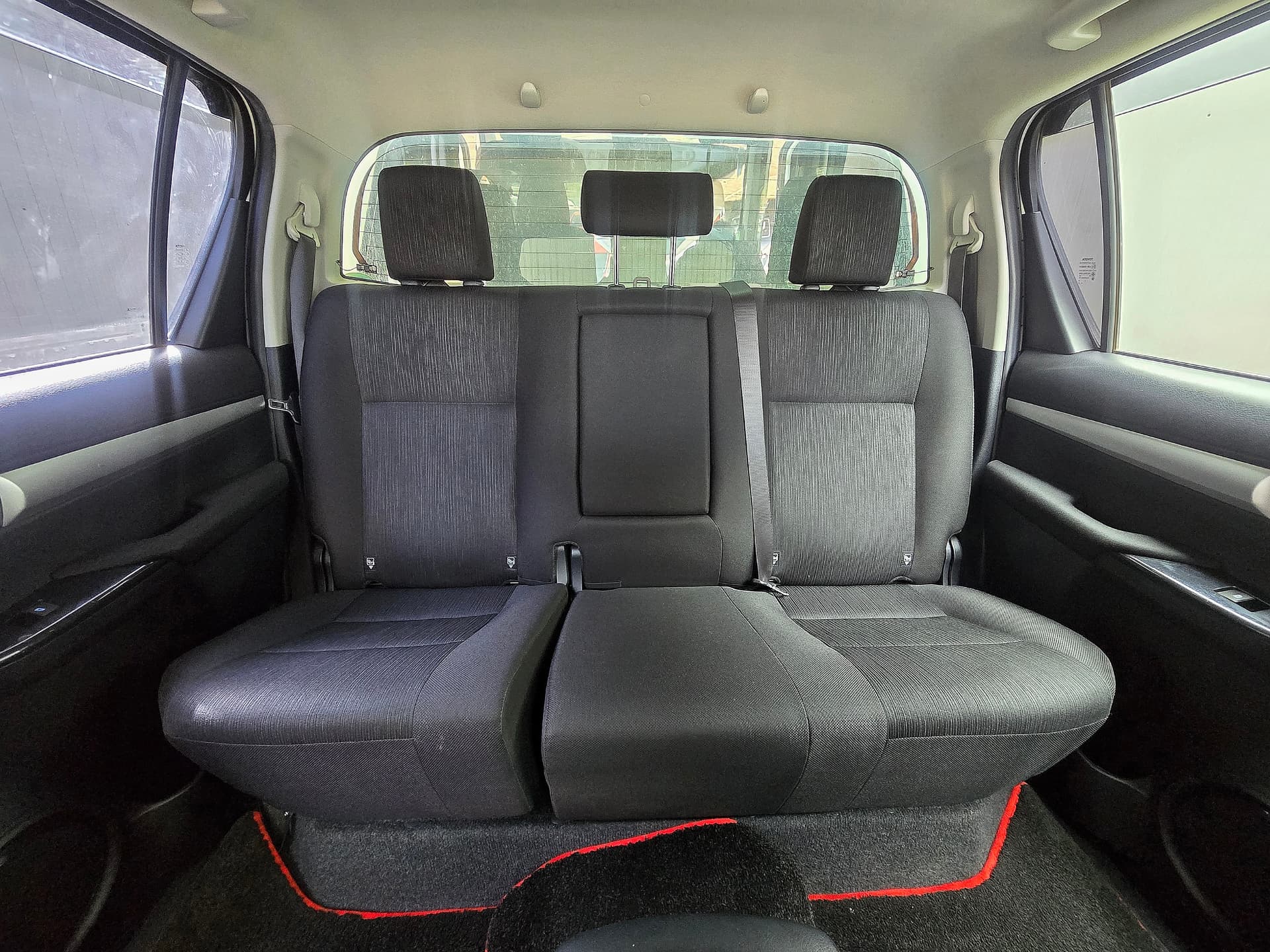2021 Toyota Hilux z image-14