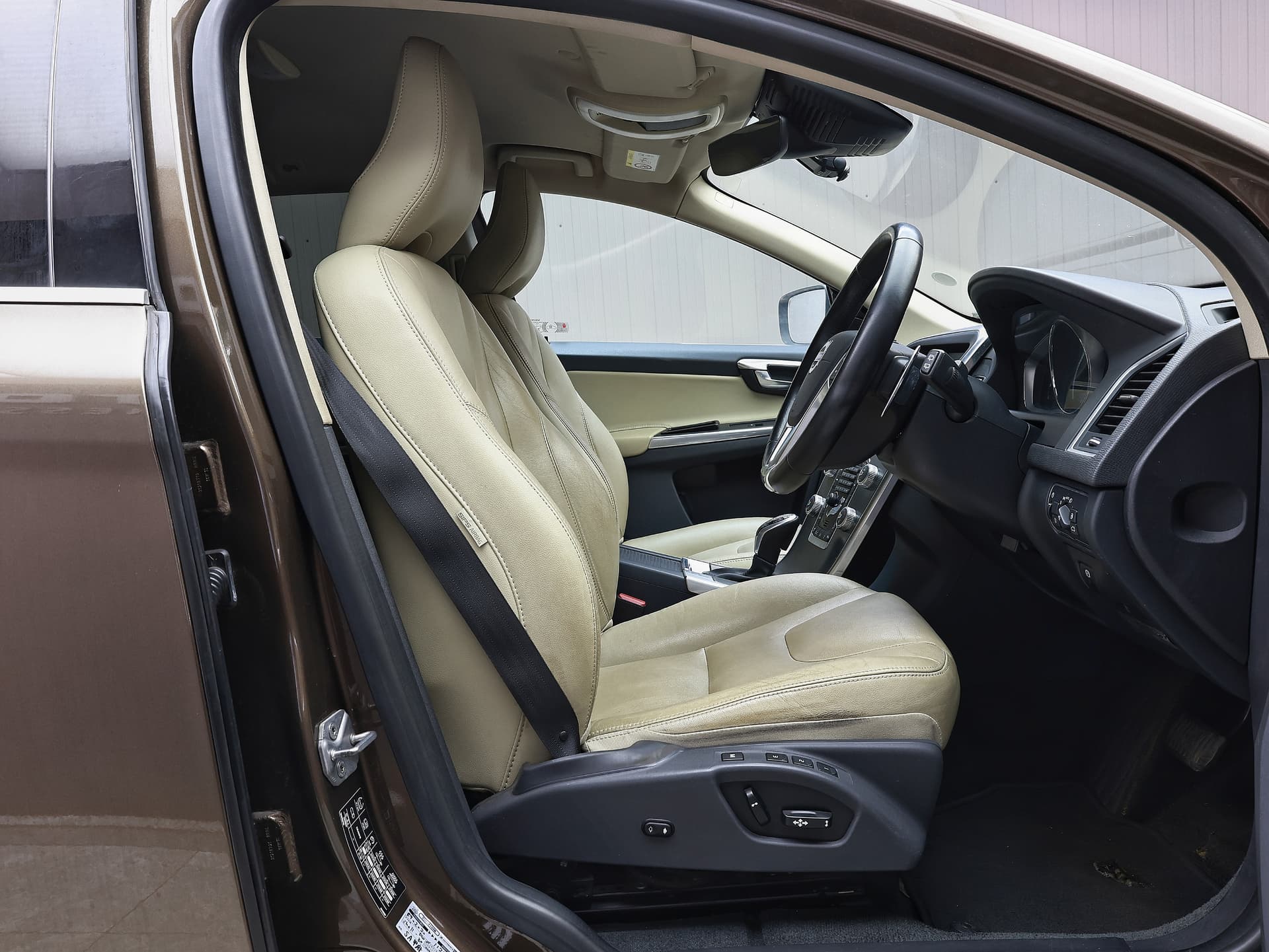 2016 Volvo XC60 SE 4WD T5 Awd image-7