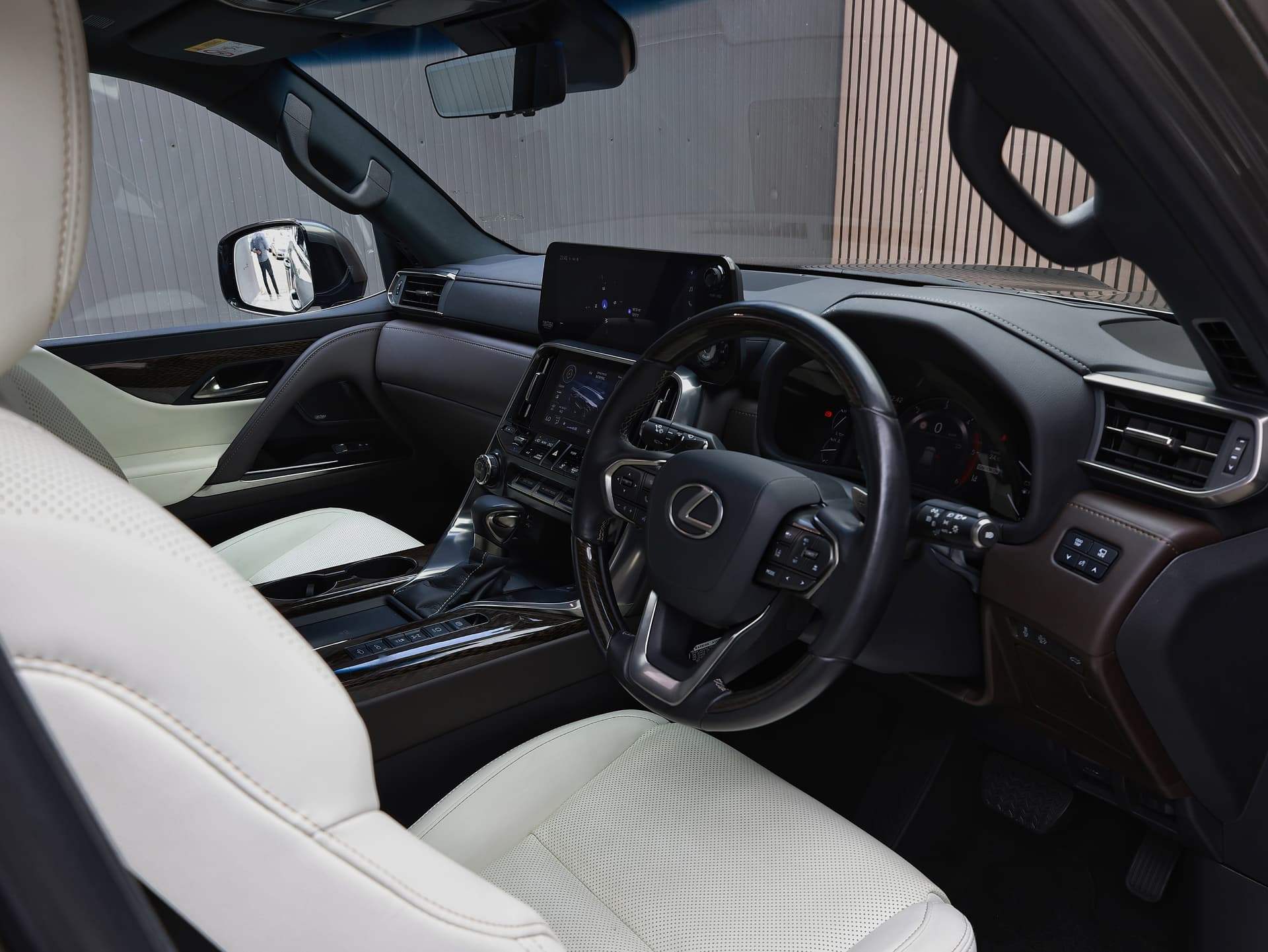 2023 Lexus Lx500d image-8