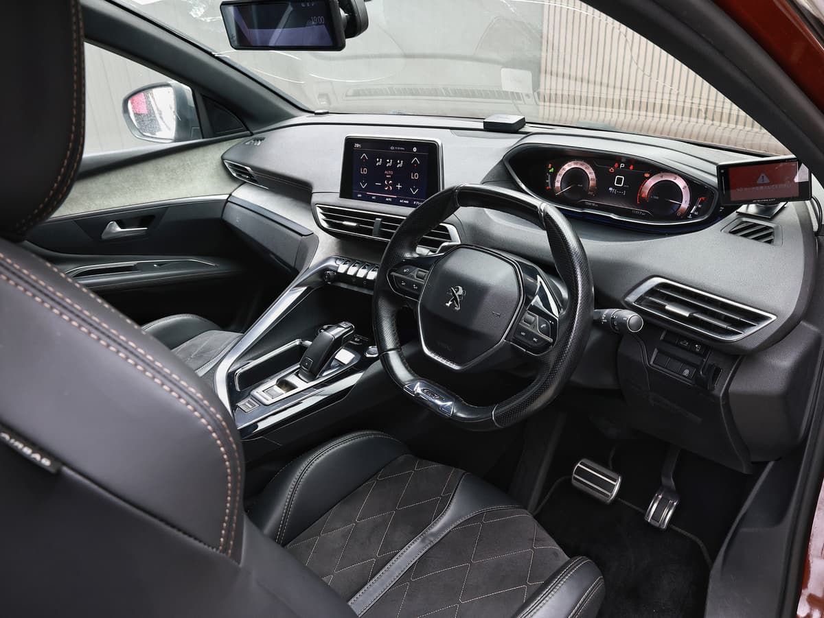 2017 Peugeot 3008 Gt Blue Dhi image-8