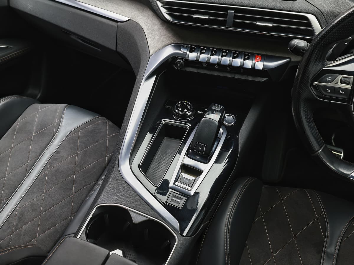 2017 Peugeot 3008 Gt Blue Dhi image-12