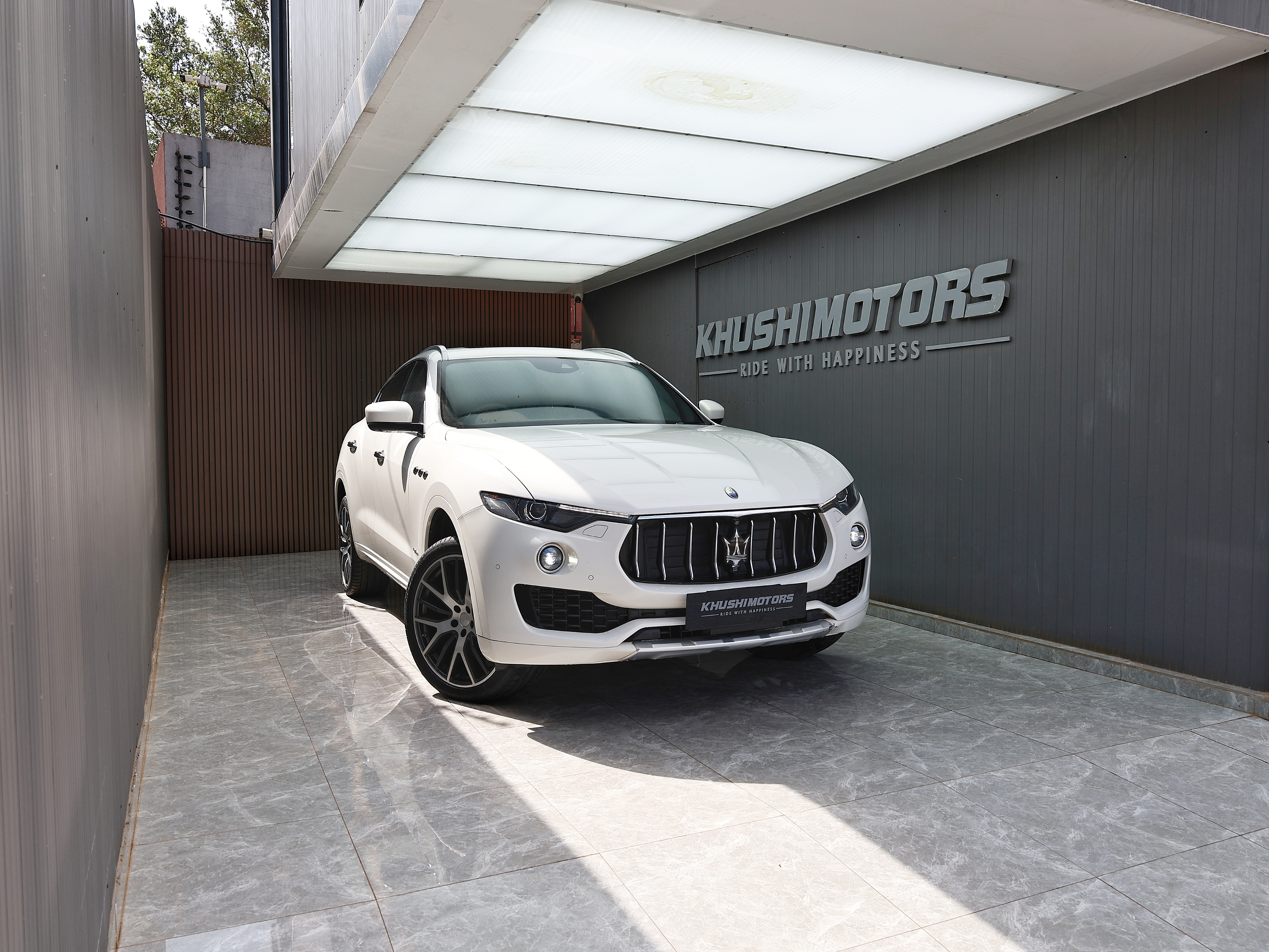 2018 Maserati Levante image-1