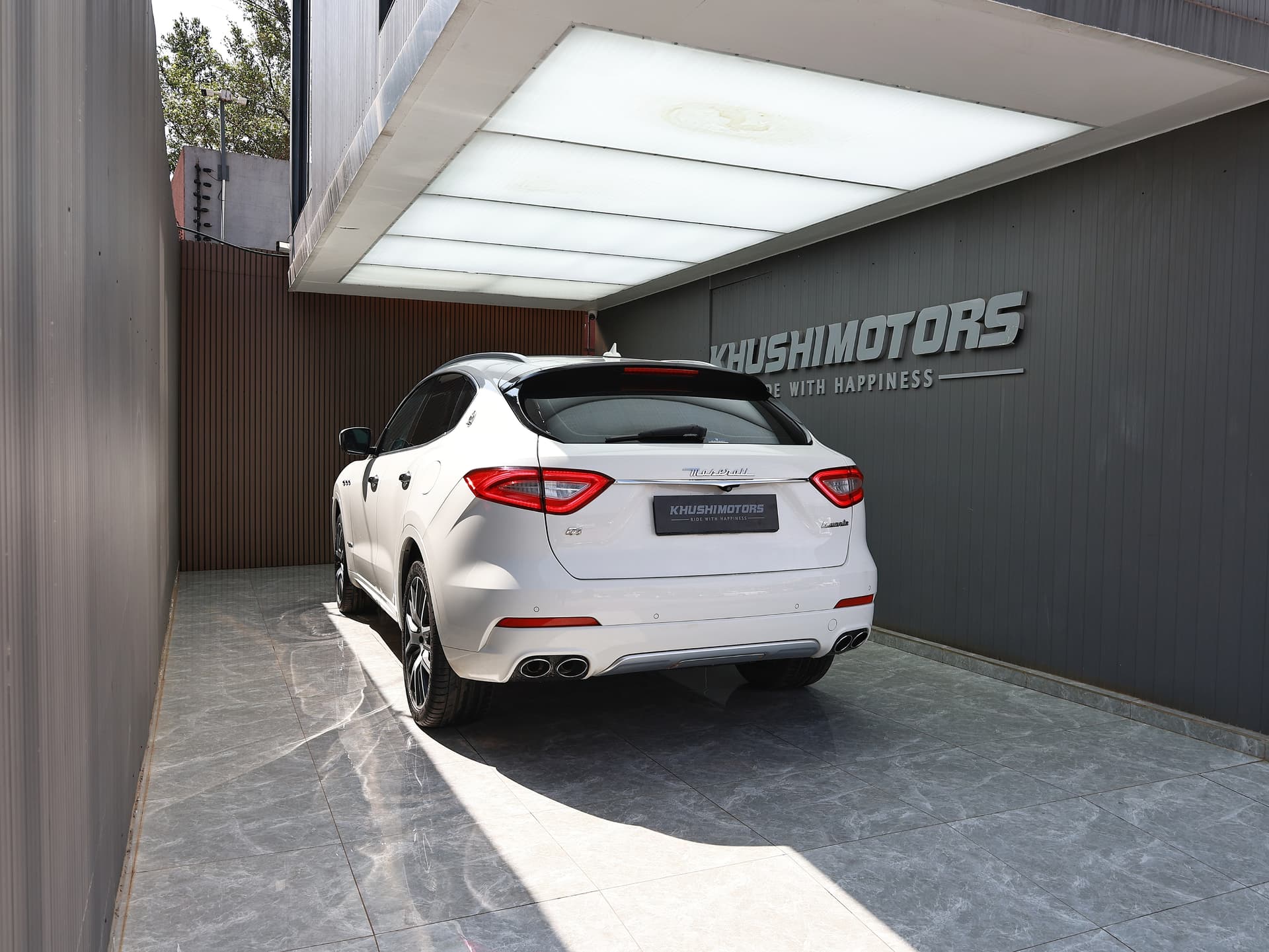 2018 Maserati Levante image-4