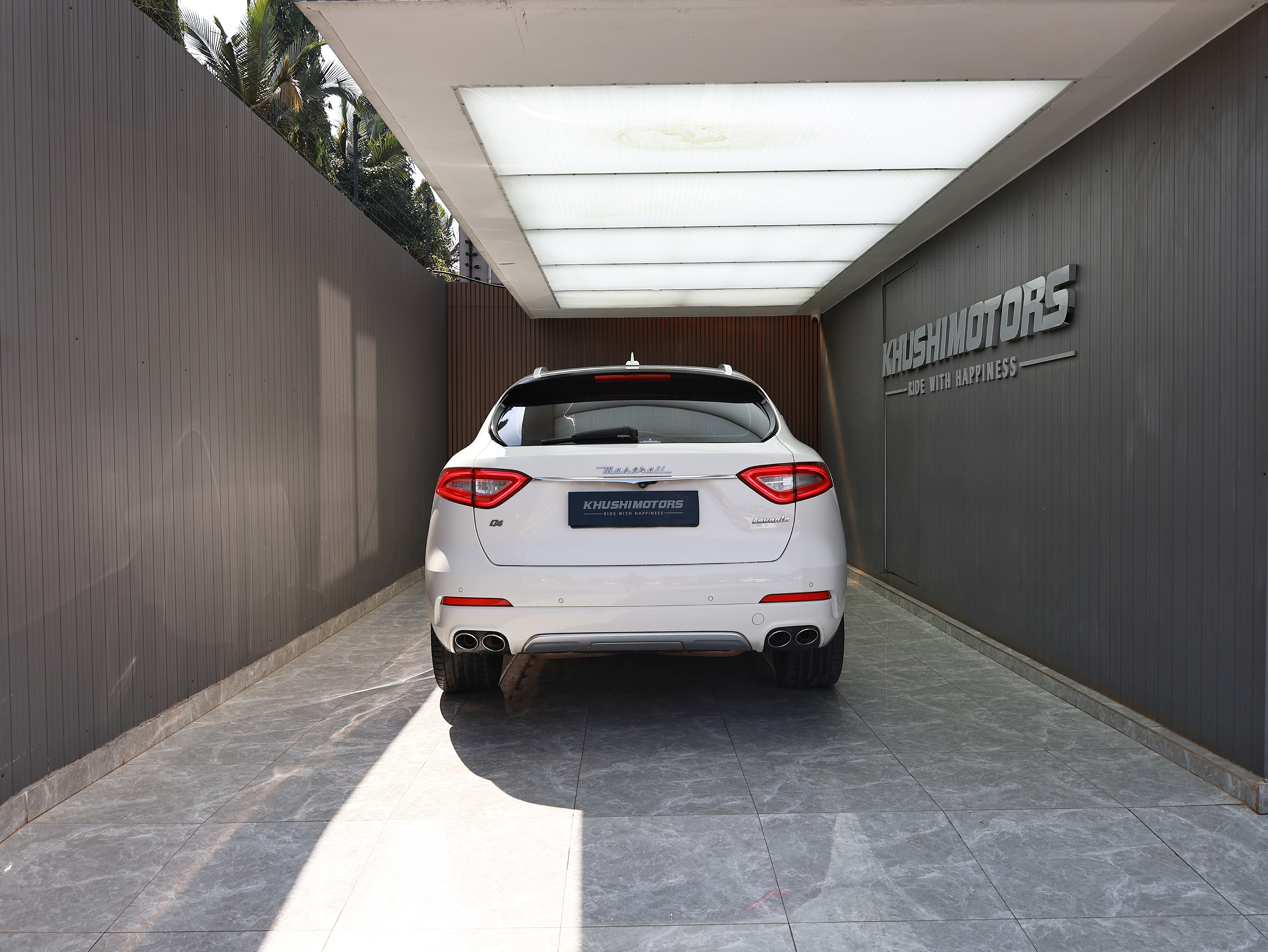 2018 Maserati Levante image-5