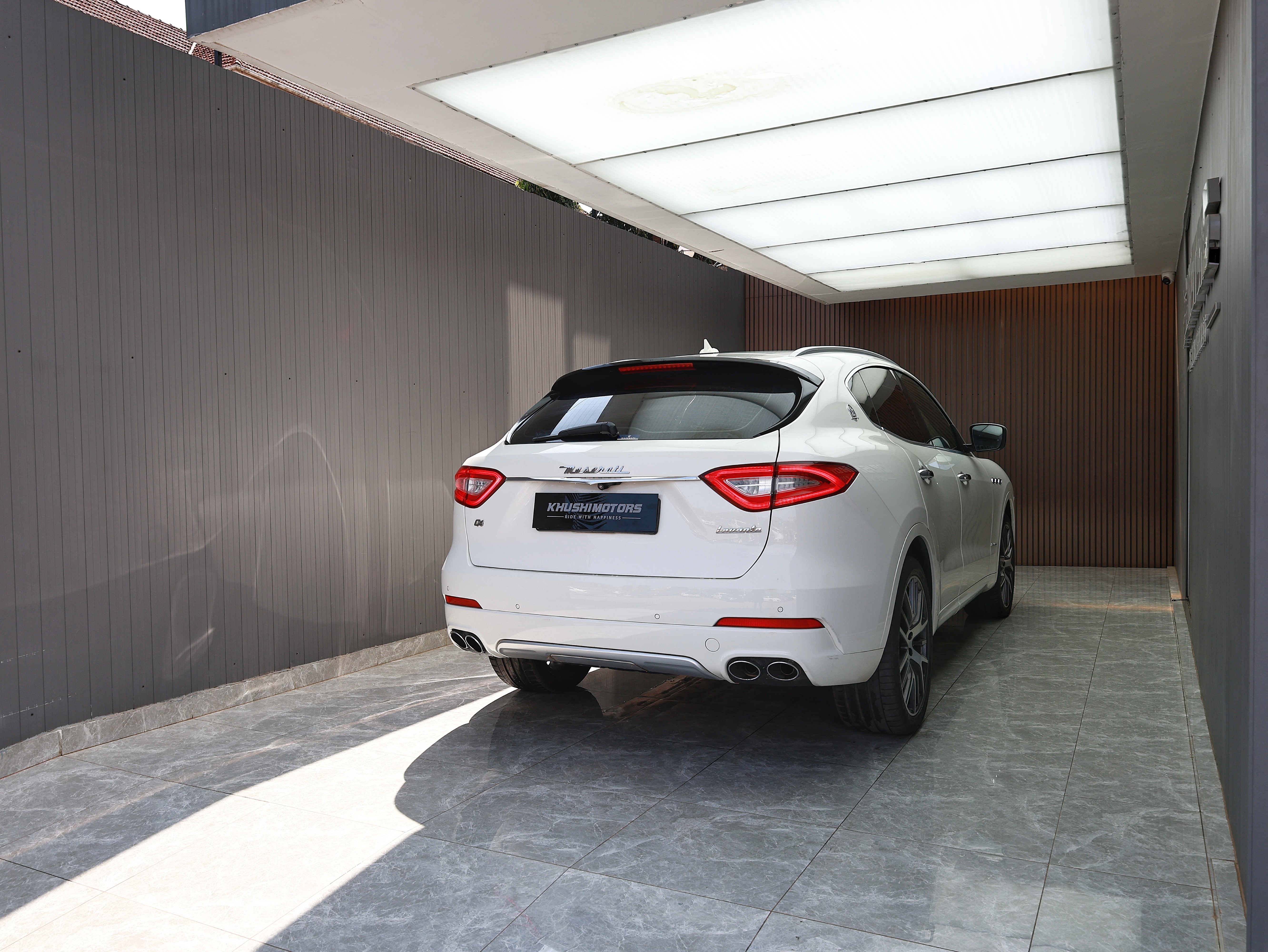 2018 Maserati Levante image-6