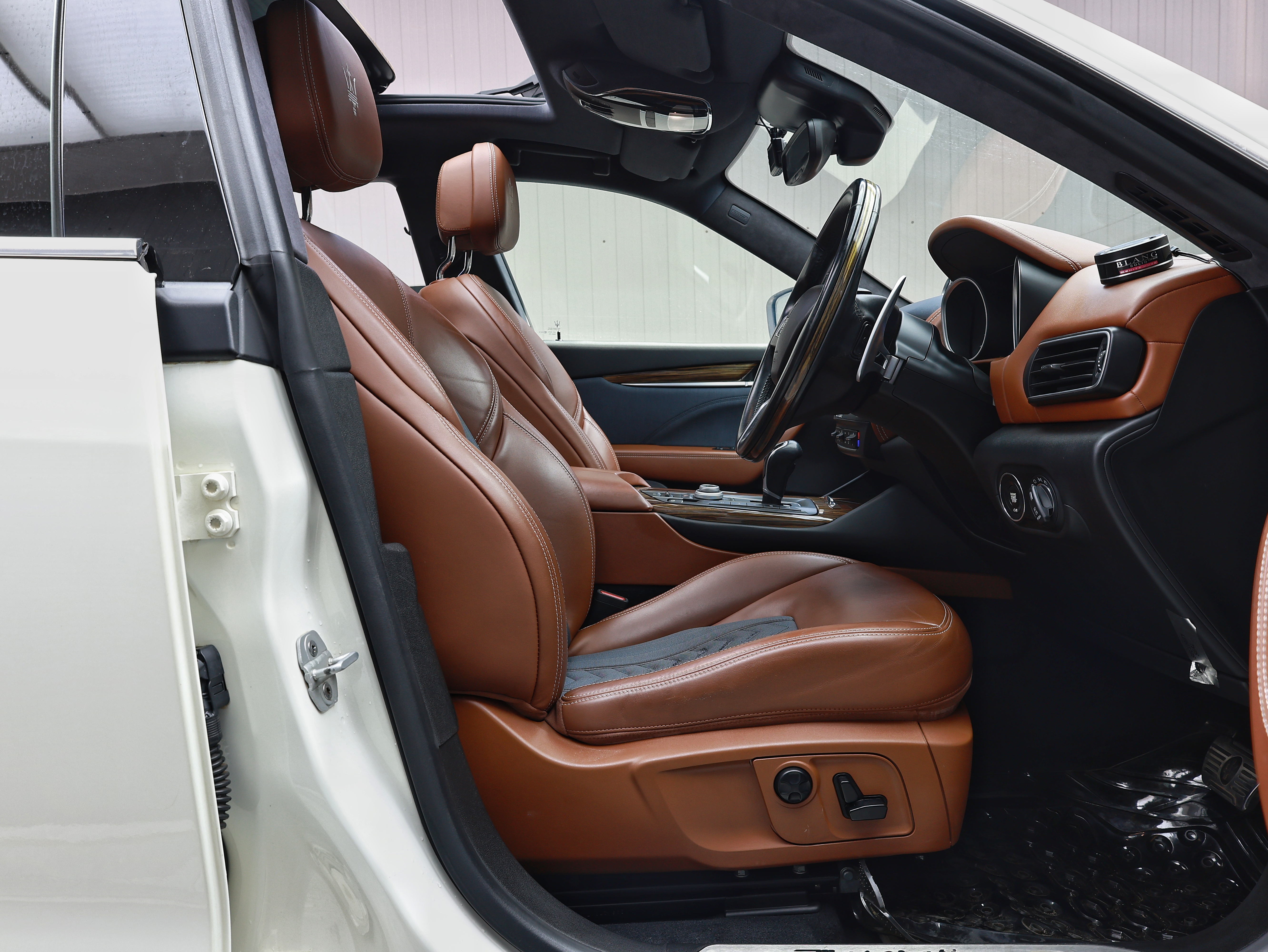 2018 Maserati Levante image-7