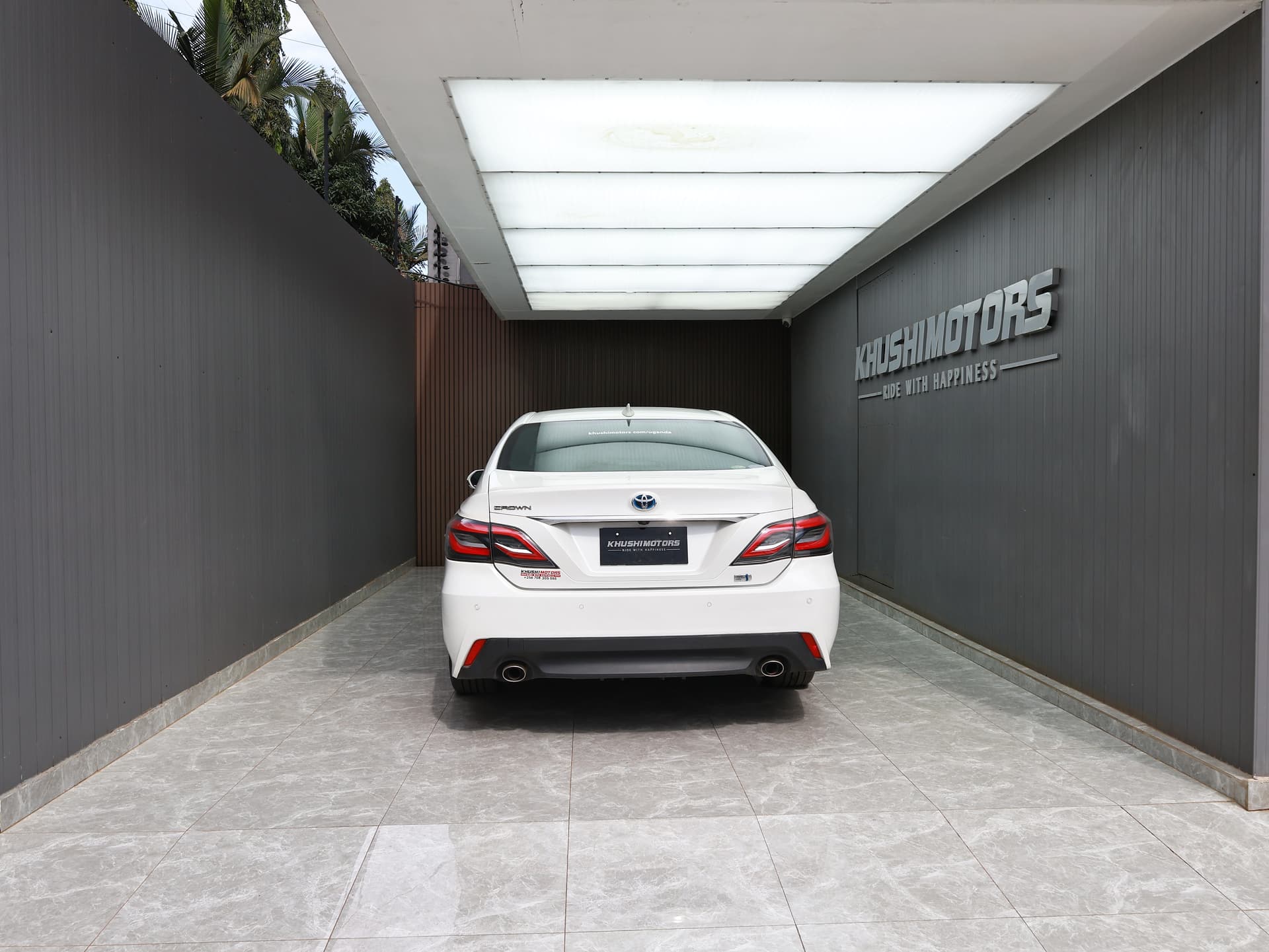 2018 Toyota Crown image-5