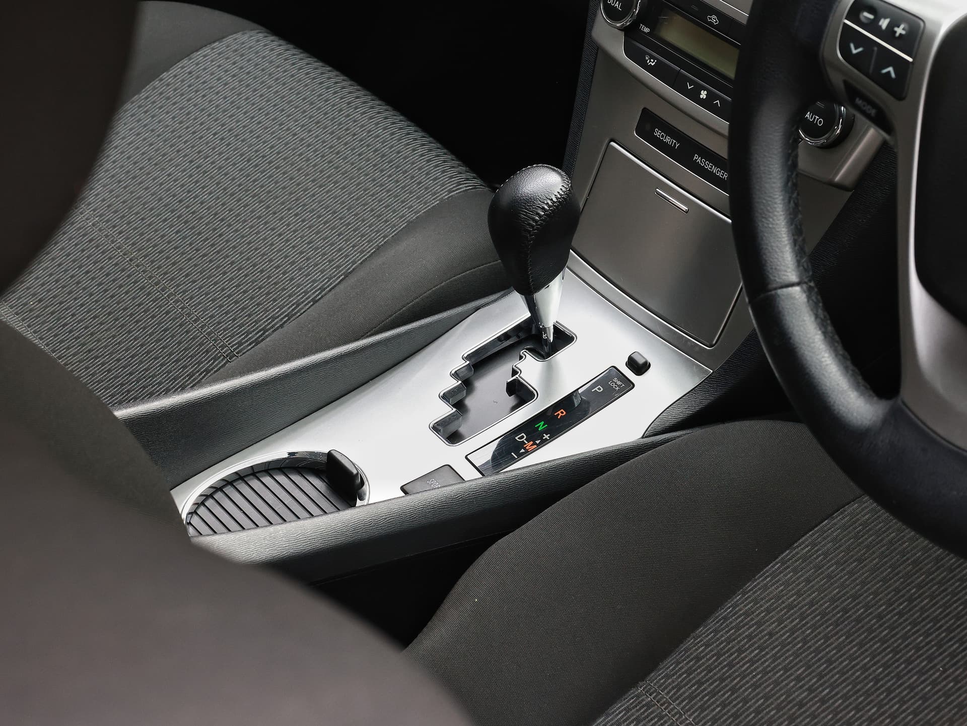 2012 Toyota Avensis Xi image-11