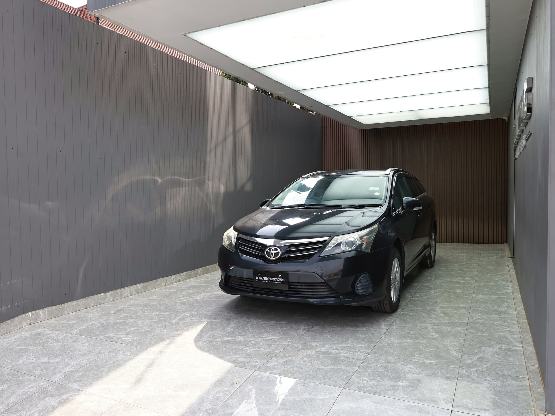 2012 Toyota Avensis Xi image-3
