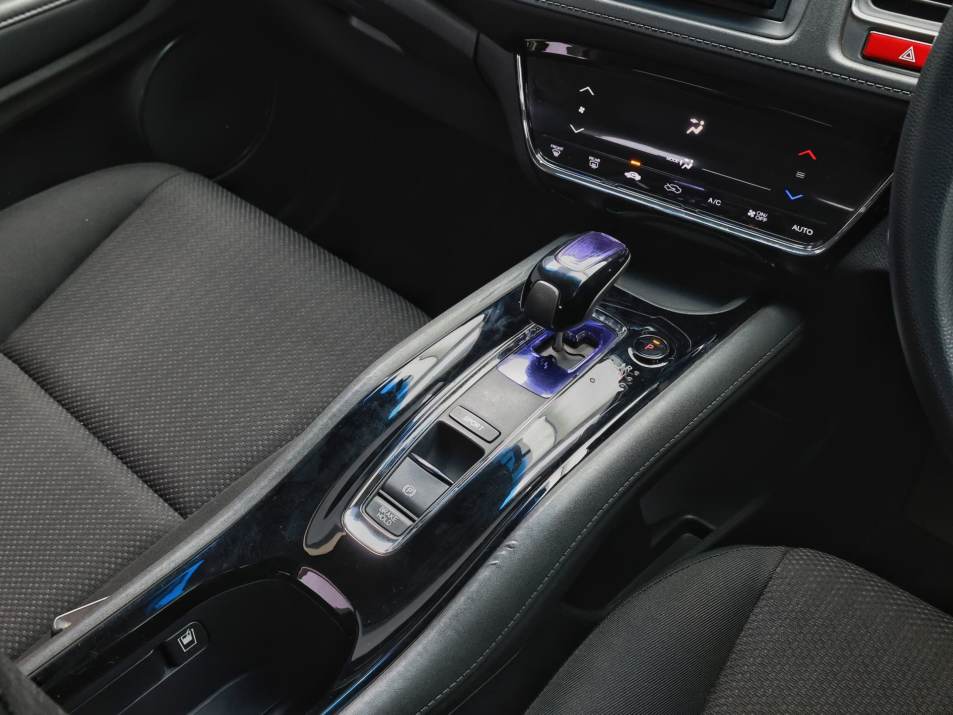 2015 Honda Vezel Hybrid image-12